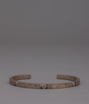 Adjustable Silver Tibetan bracelet 