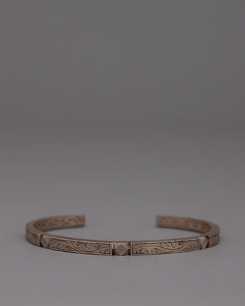 Adjustable Silver Tibetan bracelet 