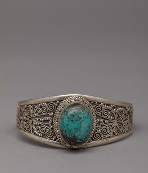 Handcrafted Silver Stone Bracelet | Timeless Piece of Elegance
