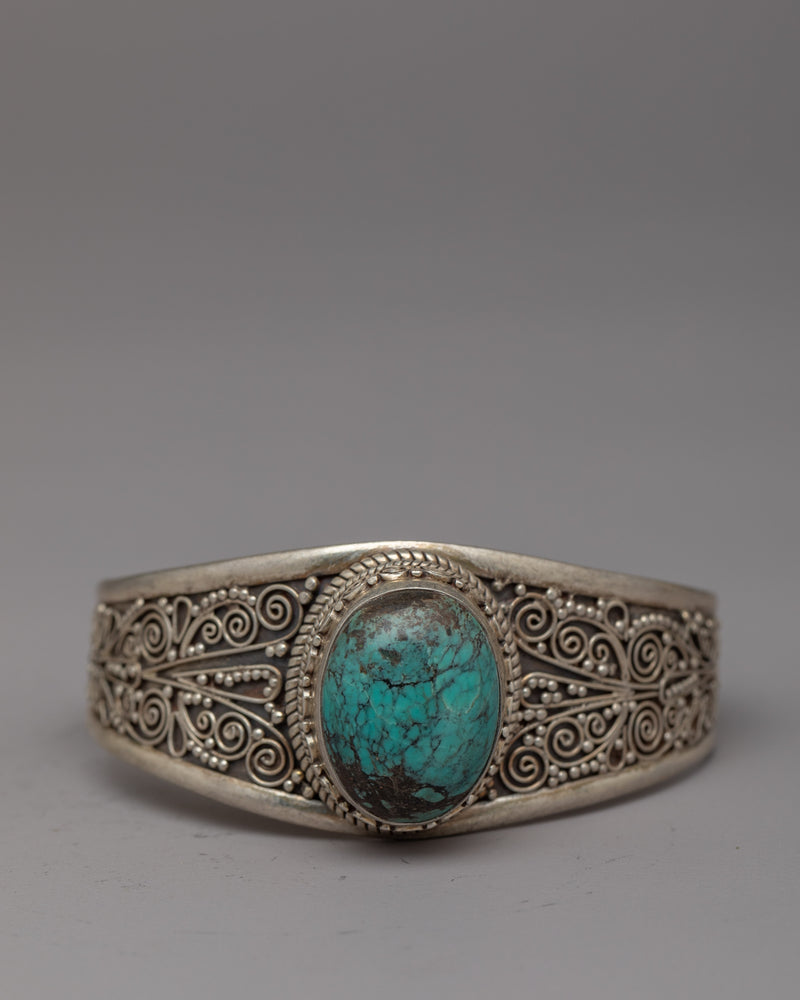 Handcrafted Silver Stone Bracelet | Timeless Piece of Elegance