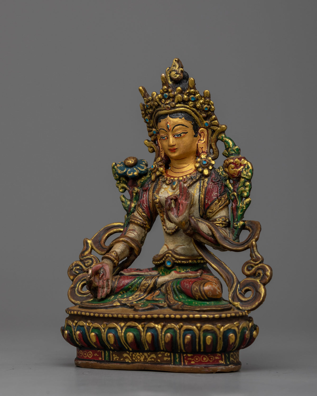 colored-white-tara