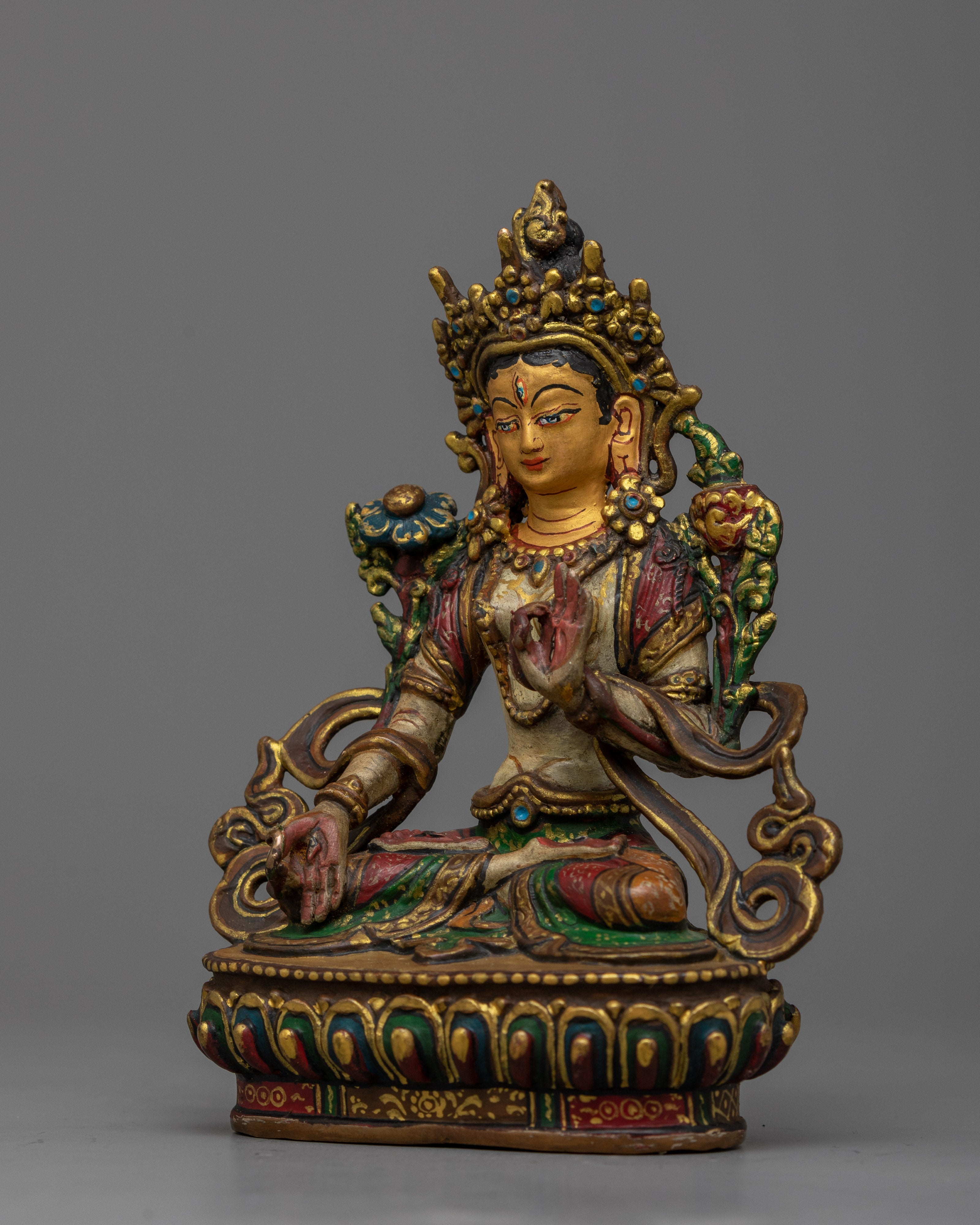 colored-white-tara