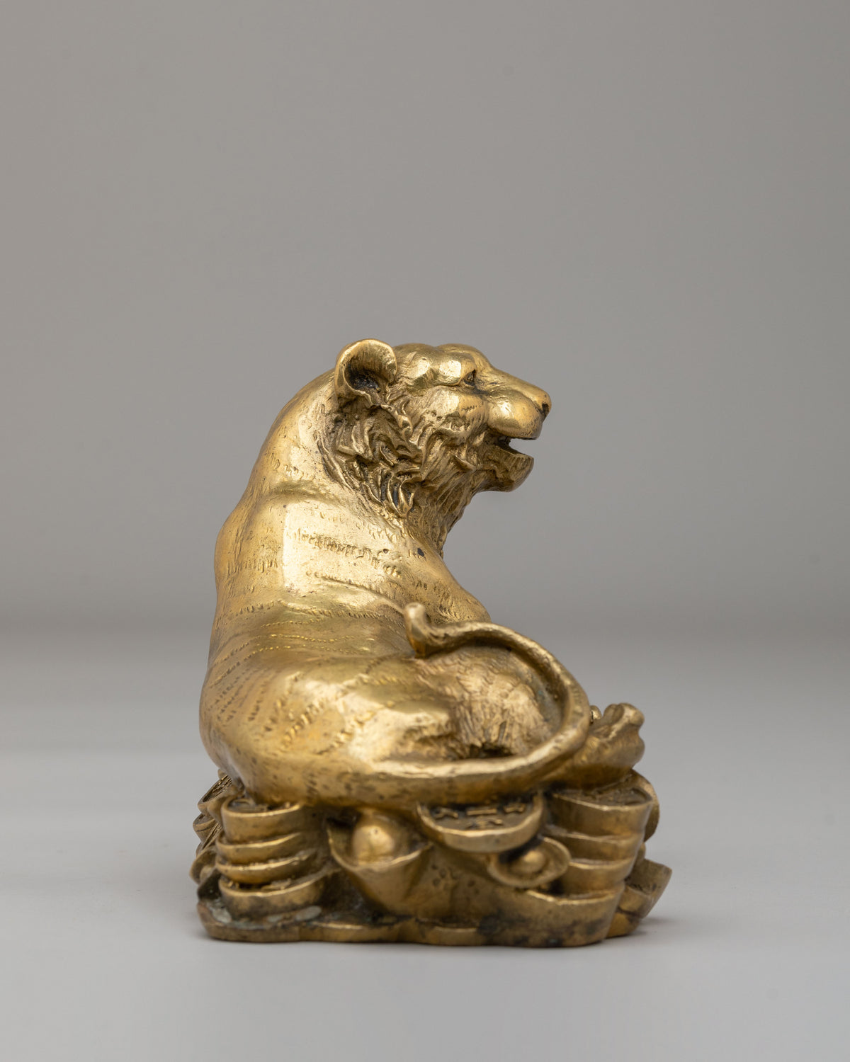 Decorative Lion Sculpture | Spiritual Home Decor