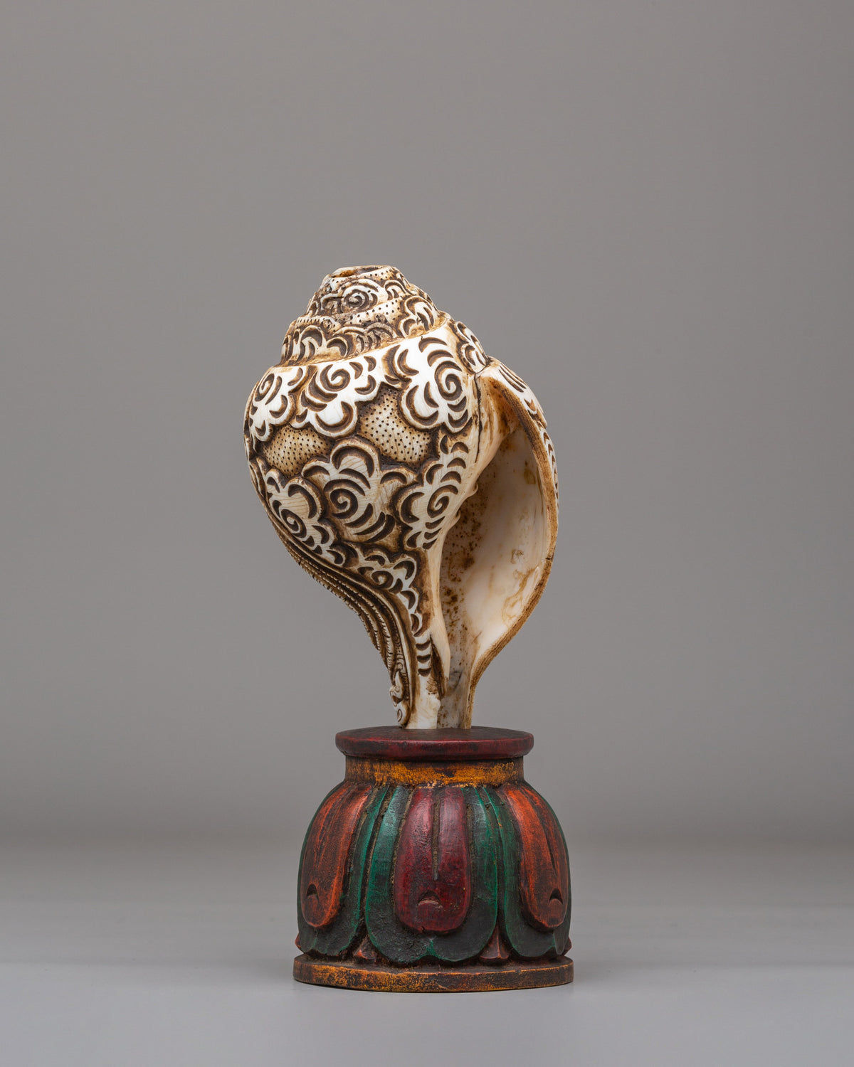 1000 Armed Conch With Stand | Sacred Chenrezig Conch for Spiritual Practice