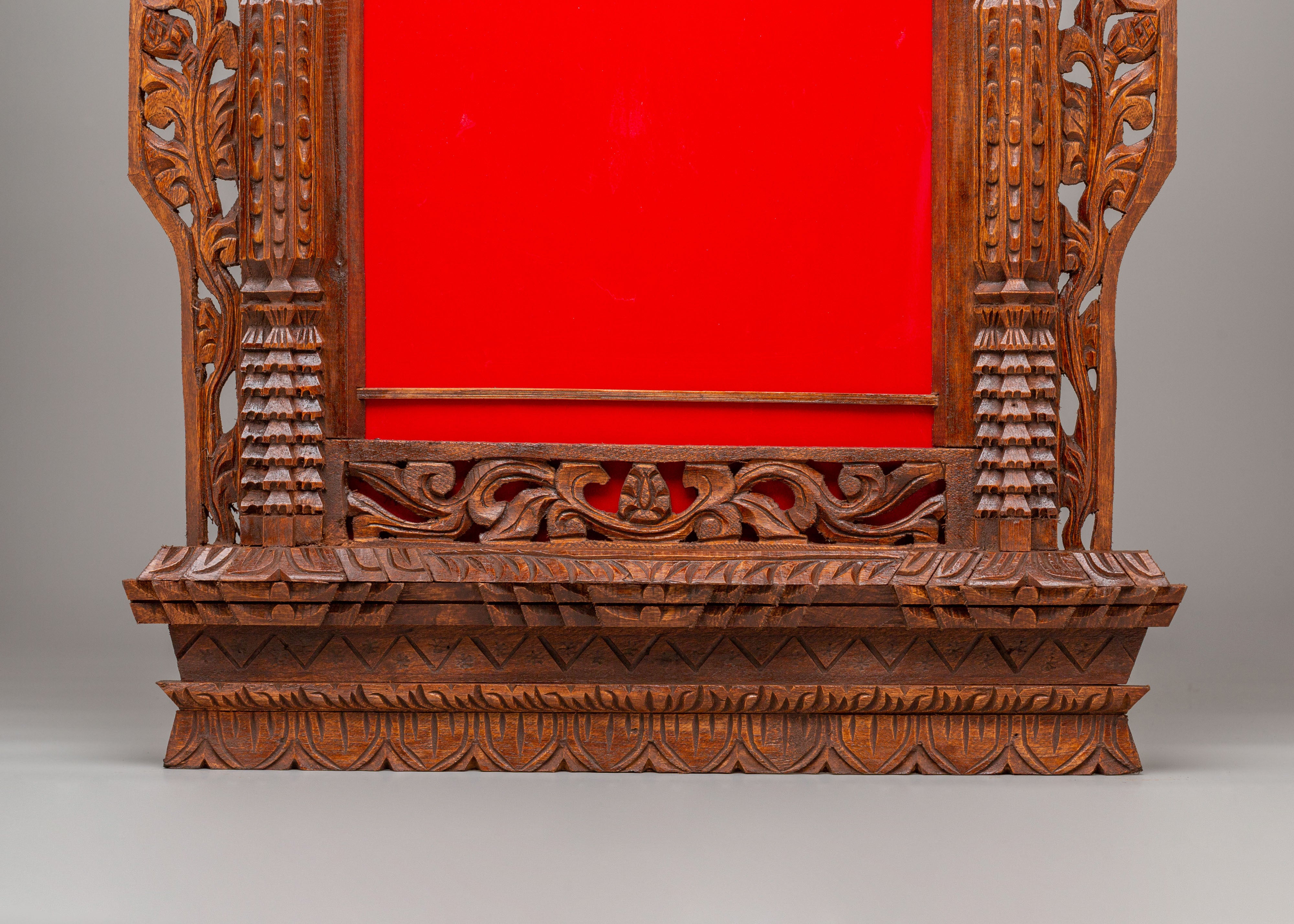 Traditional Photo Frame | Elegant Wooden Frame for Home Decor