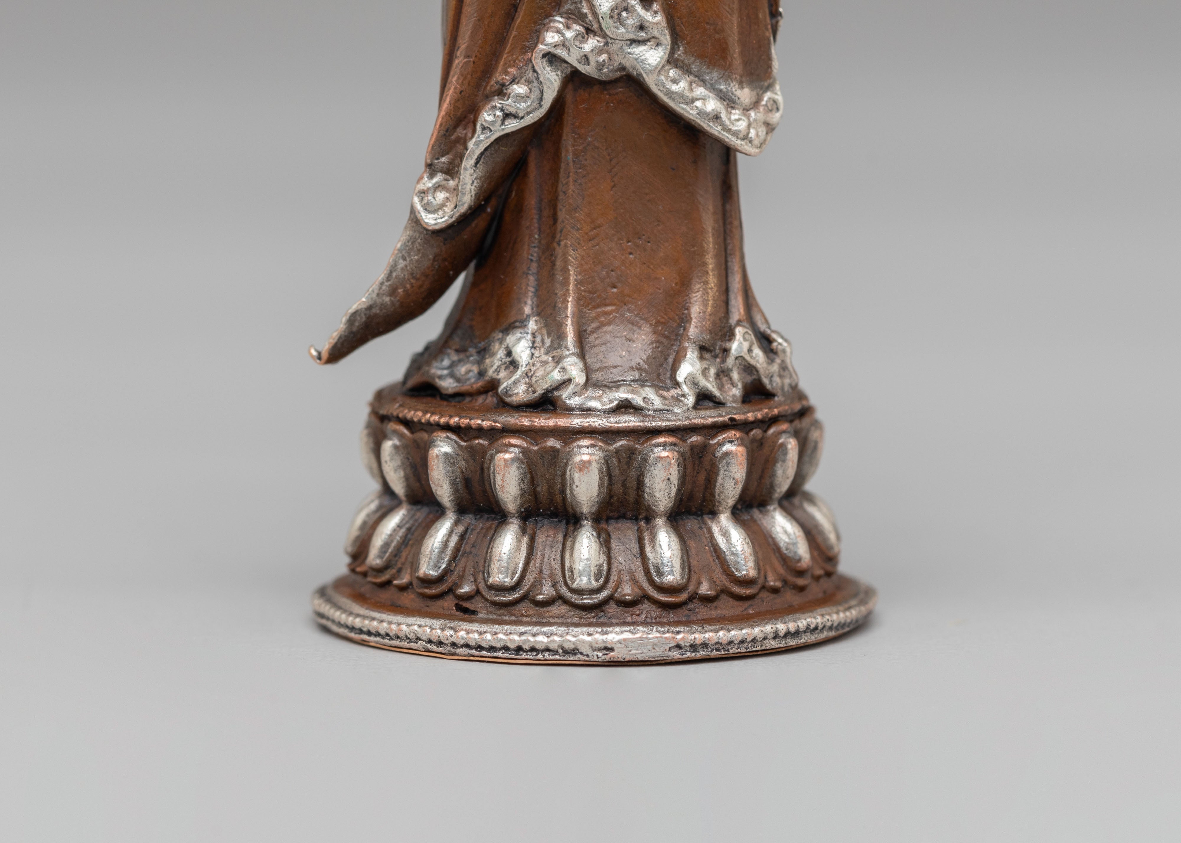 Sacred Standing Padmasambhava Statue | Symbol of Spiritual Enlightenment
