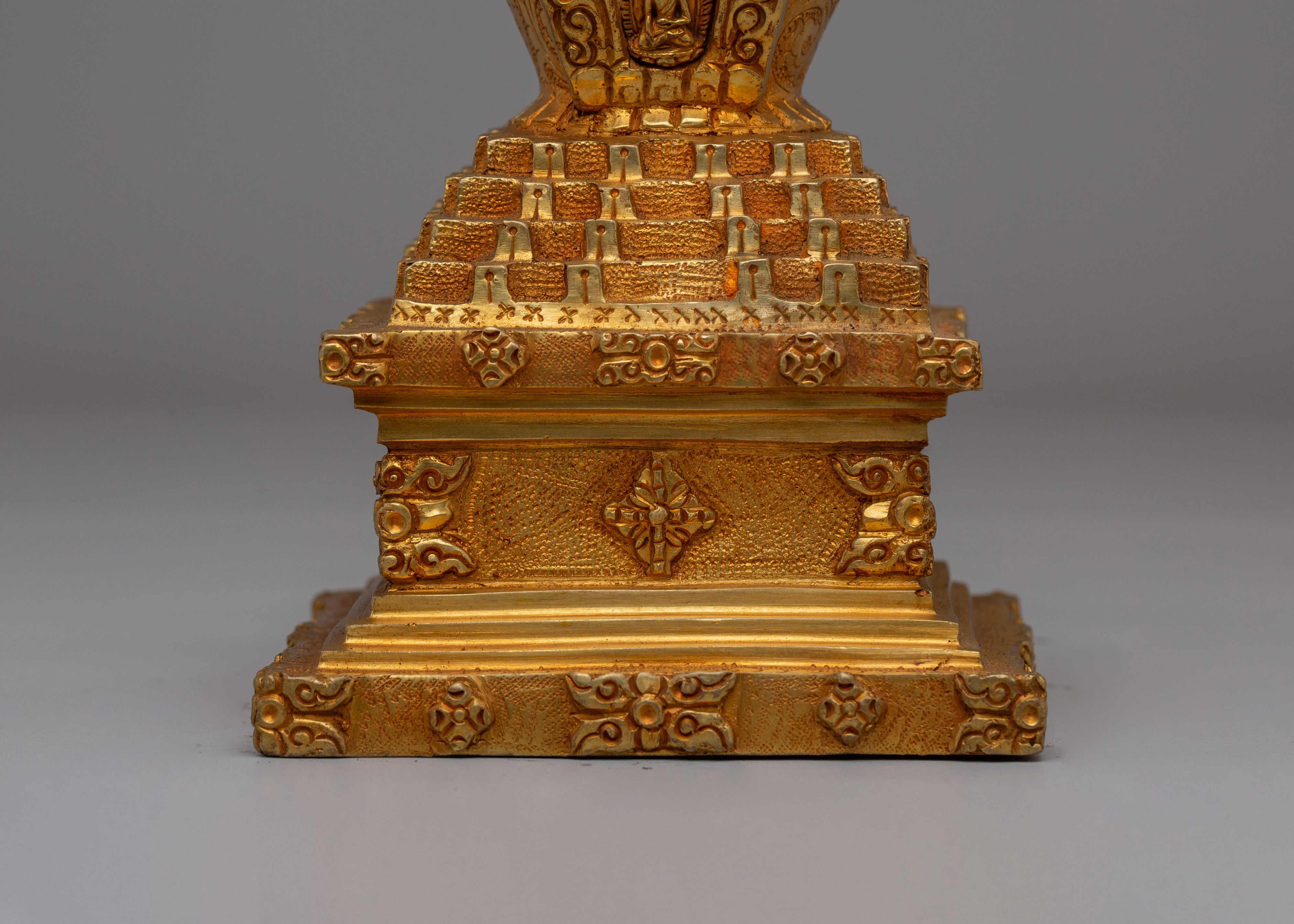 Traditional Tibetan Prayer Stupa | Many Doors Stupa