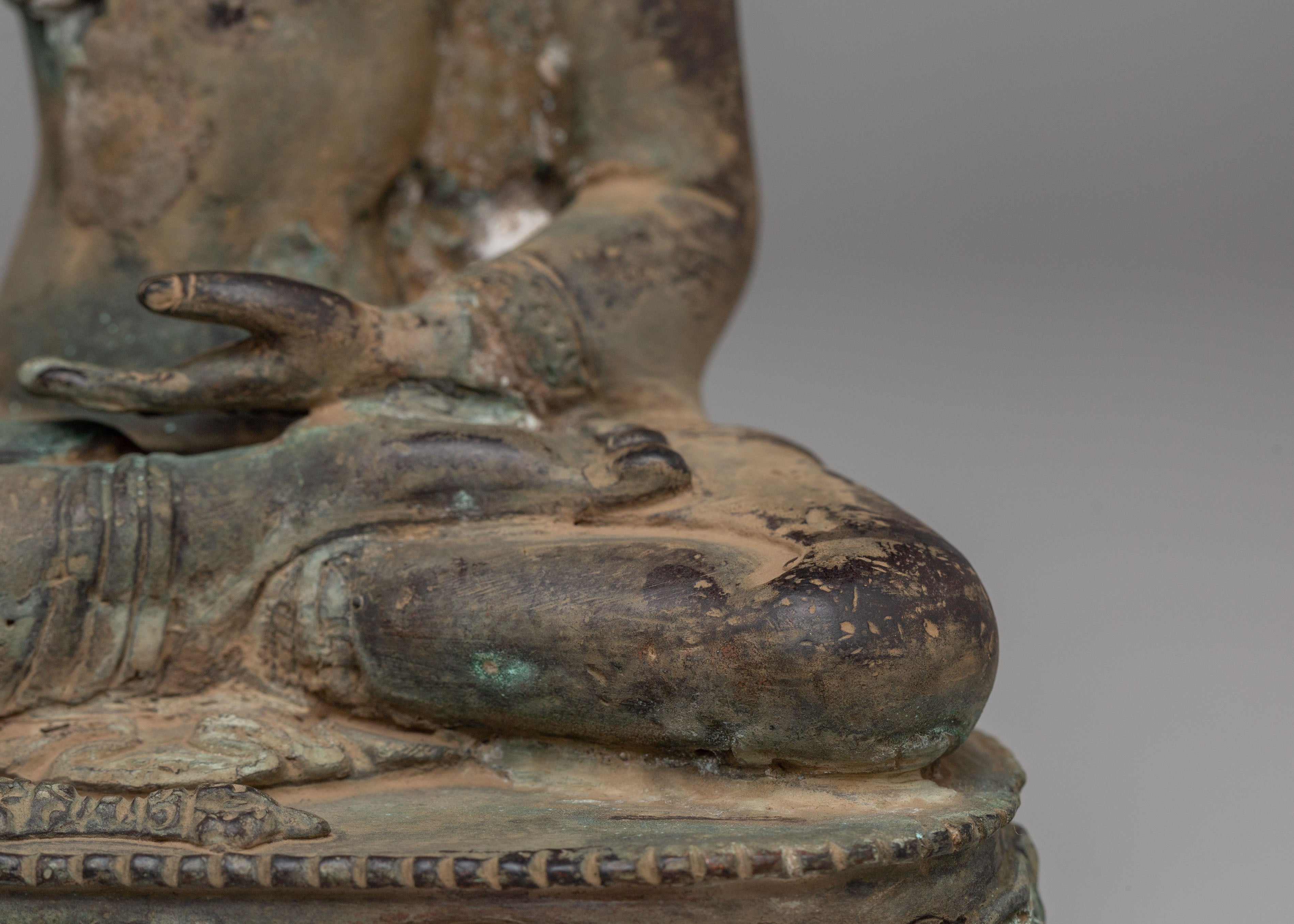 Shakyamuni Buddha Altar Decor Statue | Handcrafted Sculpture for Peaceful Meditation Space