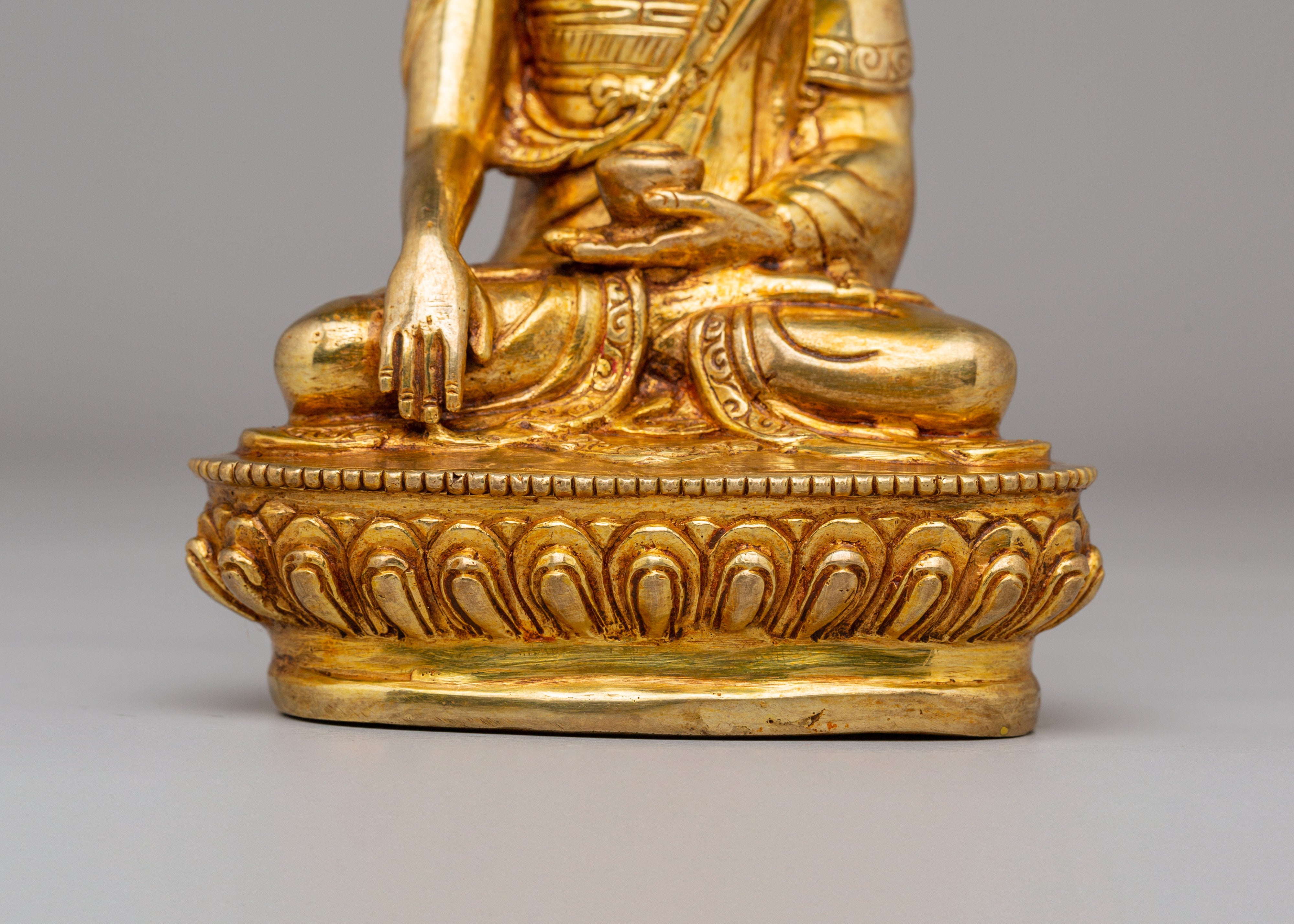 Golden Shakyamuni Buddha Statue | Symbol of Enlightenment and Serenity