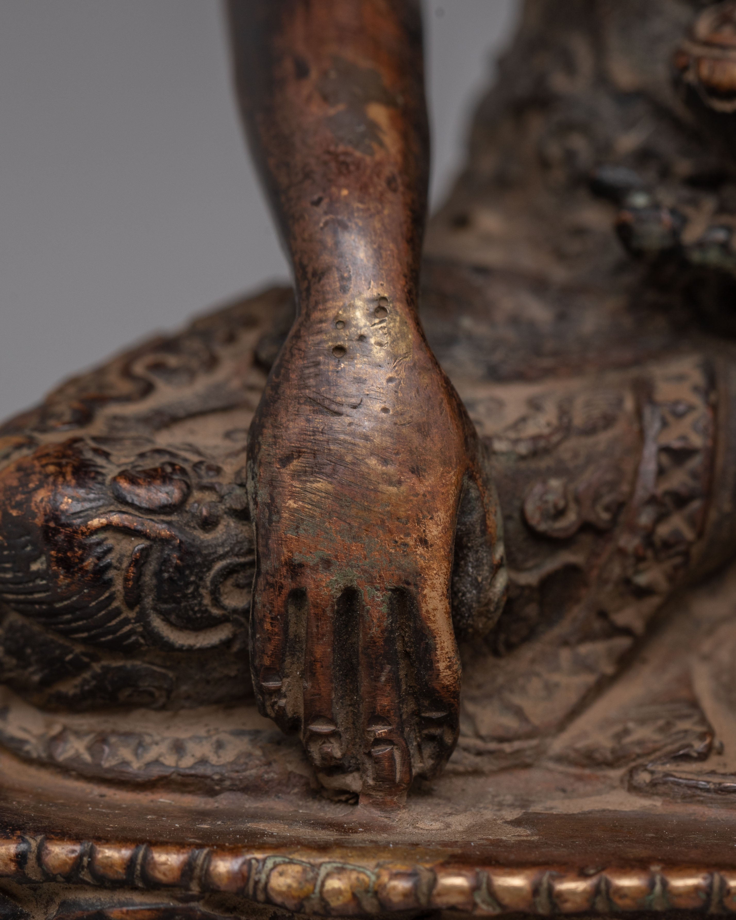 Shakyamuni Buddha Spiritual Figurine | Antique-Finished Gold-Plated Statue