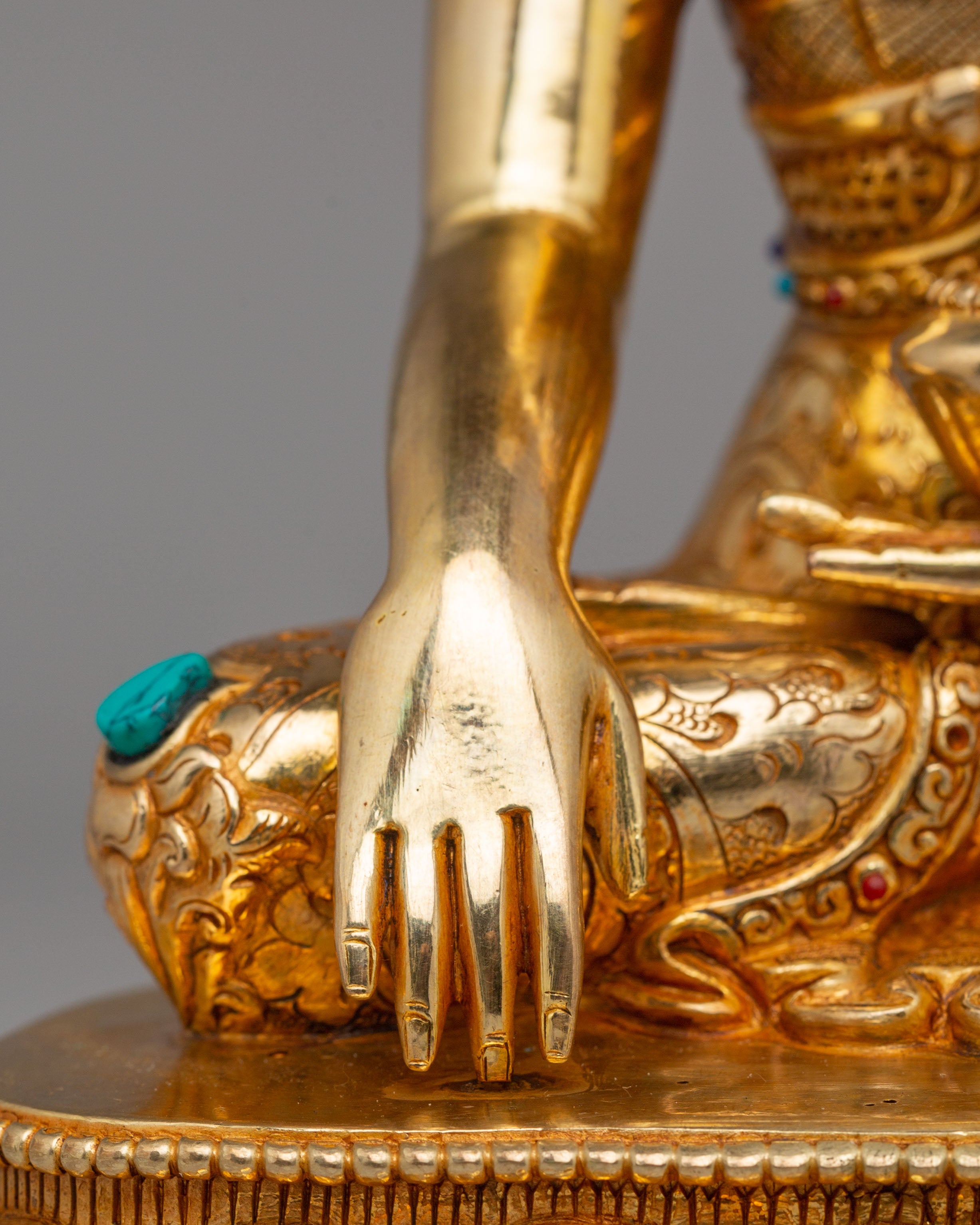 Traditional Himalayan Shakyamuni Buddha Sculpture | A Symbol of Peace and Wisdom