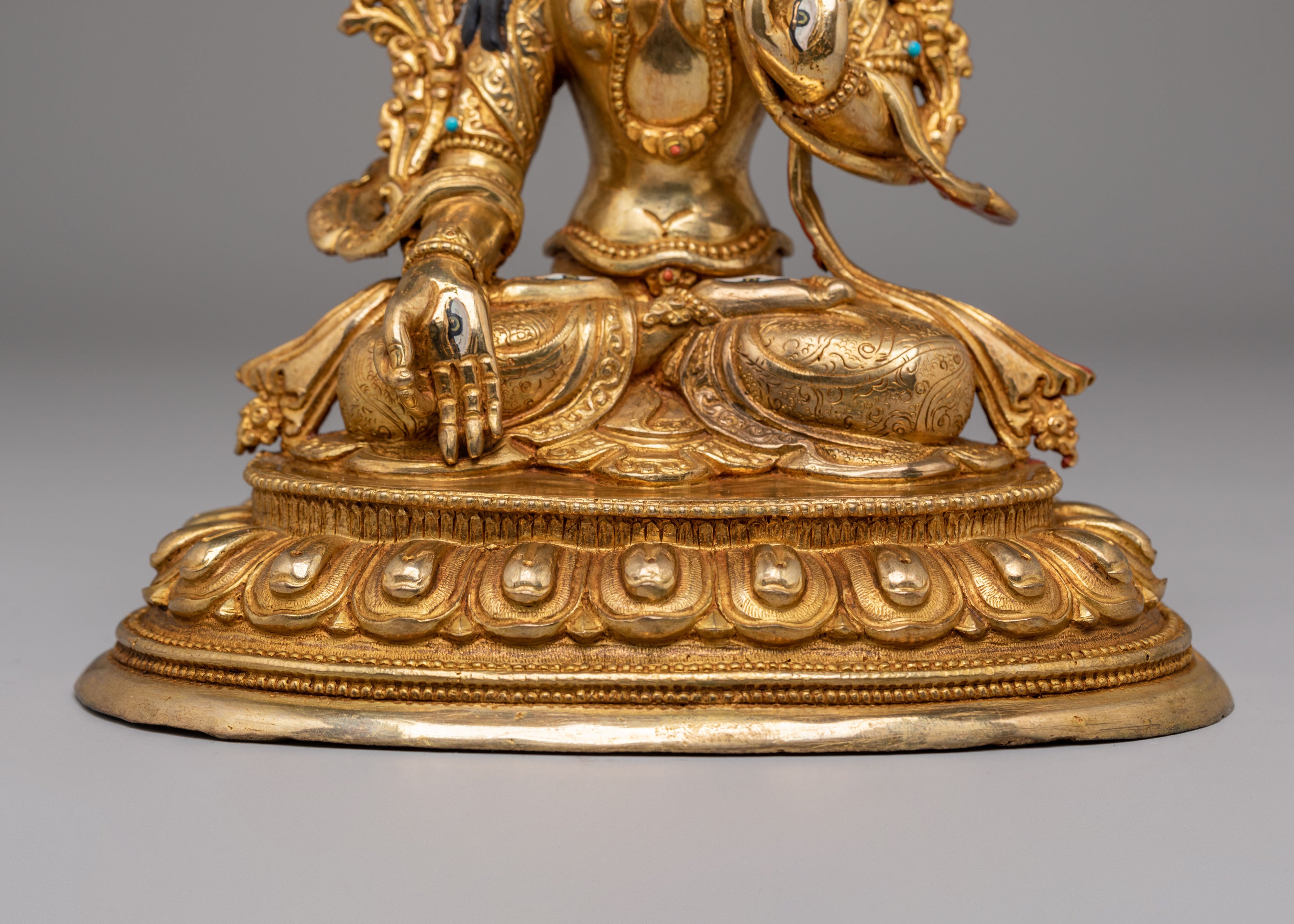 Seven-Eyed White Tara Deity Statue | Traditional Vajrayana Sacred Art