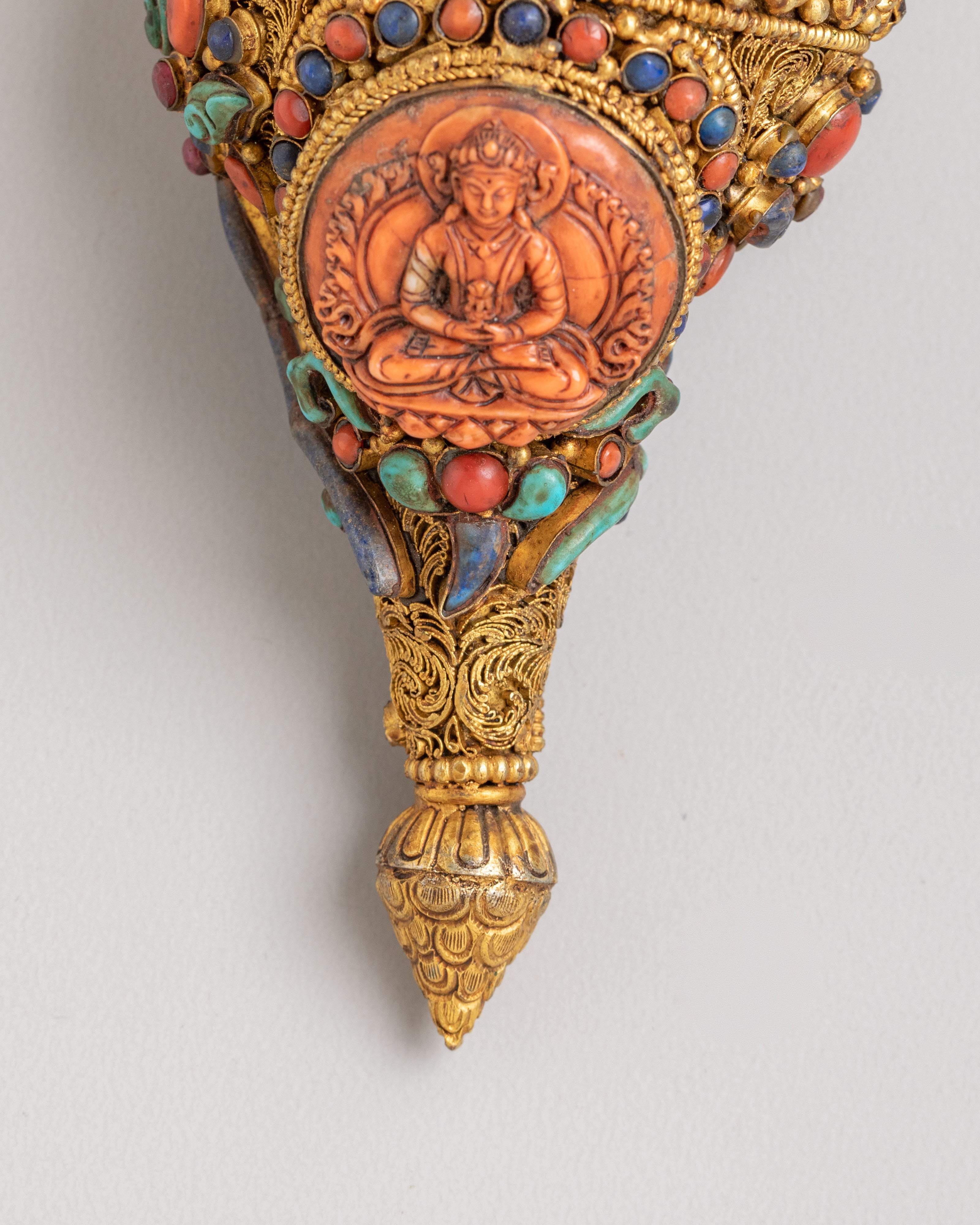 Deity Carved Conch | Amitayus Gold Gilded Tibetan Ritual Conch