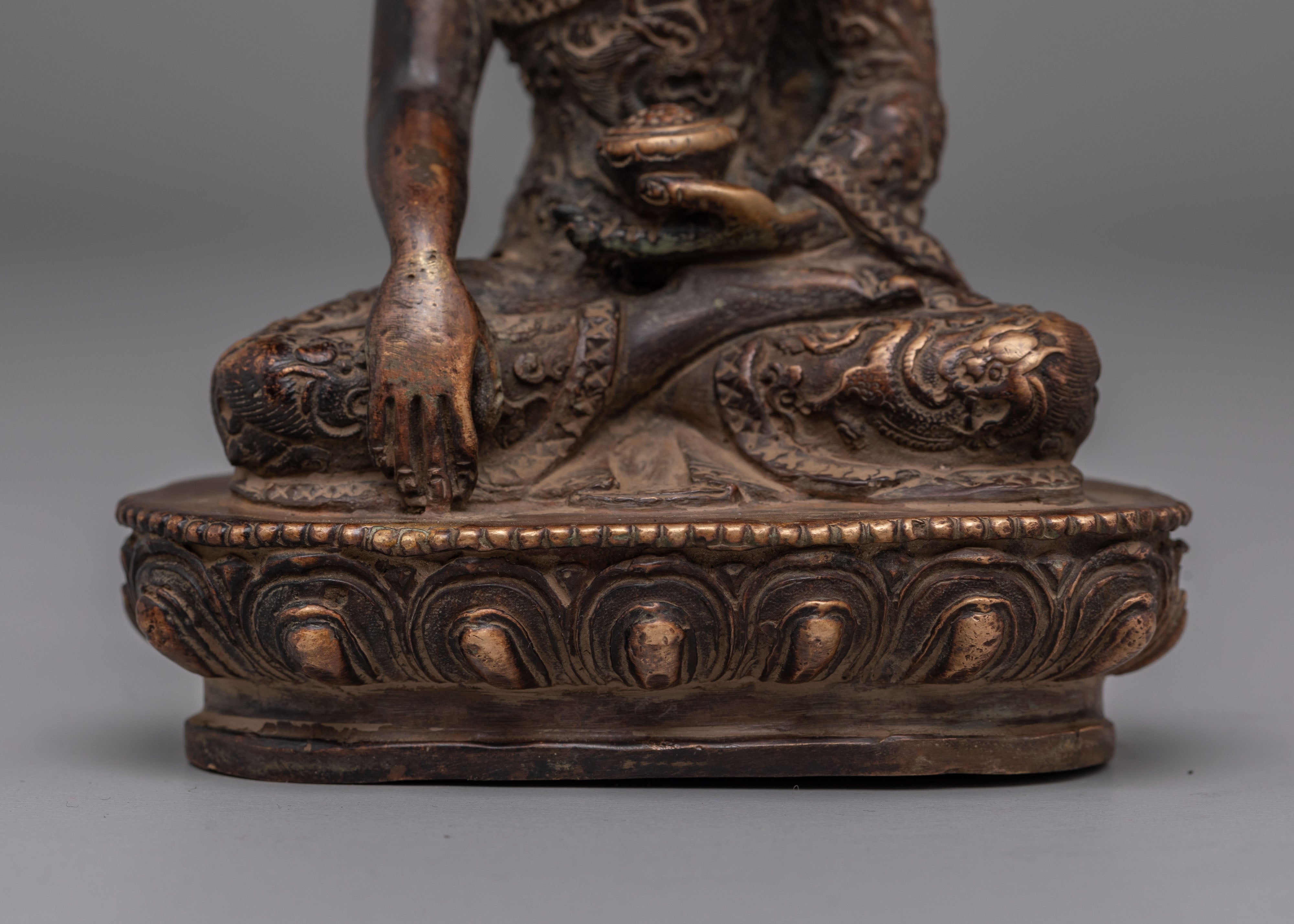 Shakyamuni Buddha Spiritual Figurine | Antique-Finished Gold-Plated Statue