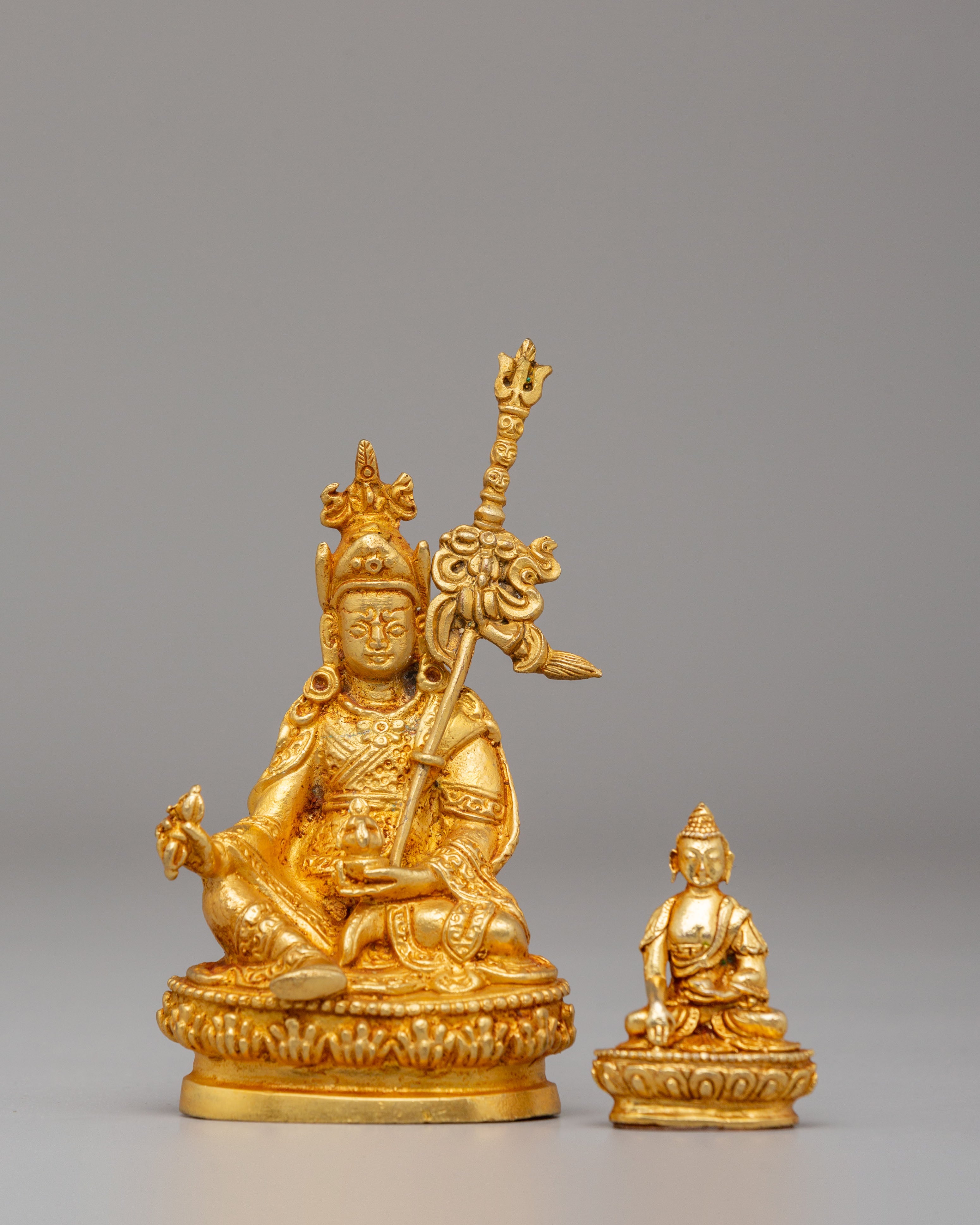 Traditional Altar Guru Rinpoche Statue | Sacred Buddhist Decor
