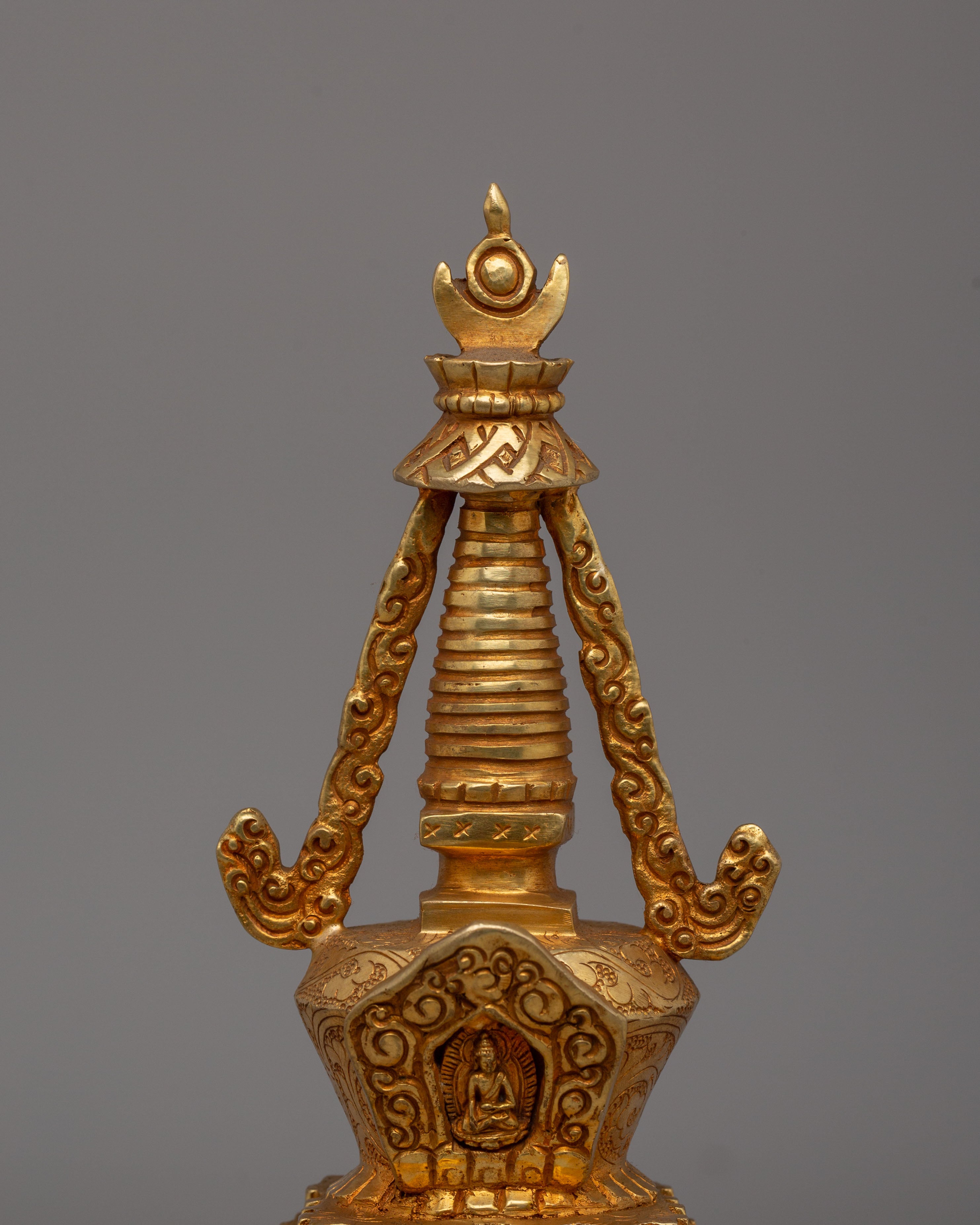 Traditional Tibetan Prayer Stupa | Many Doors Stupa