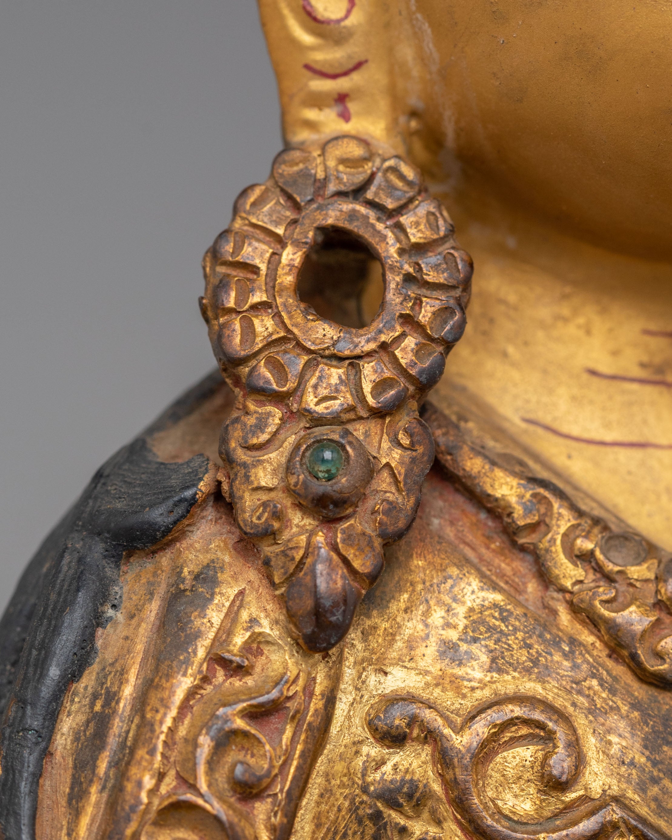 Buddhist Guru Rinpoche Sculpture | Symbol of Wisdom and Compassion