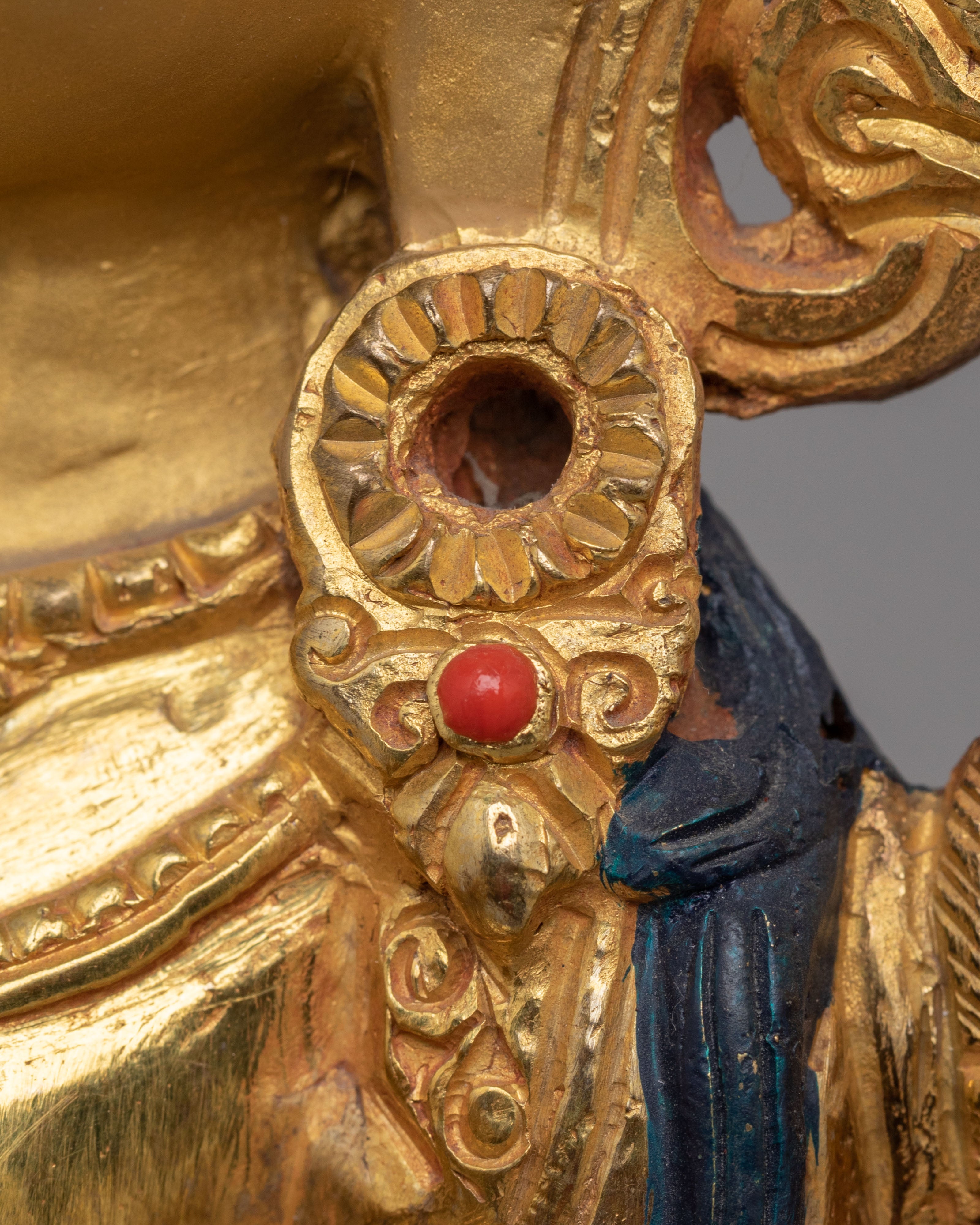 Handcrafted Seven-Eyed White Tara Statue | Tibetan Sculpture for Altar