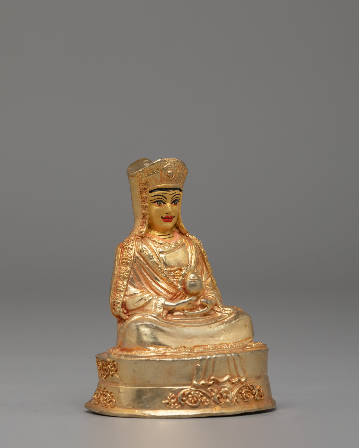 Traditional Sacred Gampopa Statue | A Symbol of Wisdom and Compassion