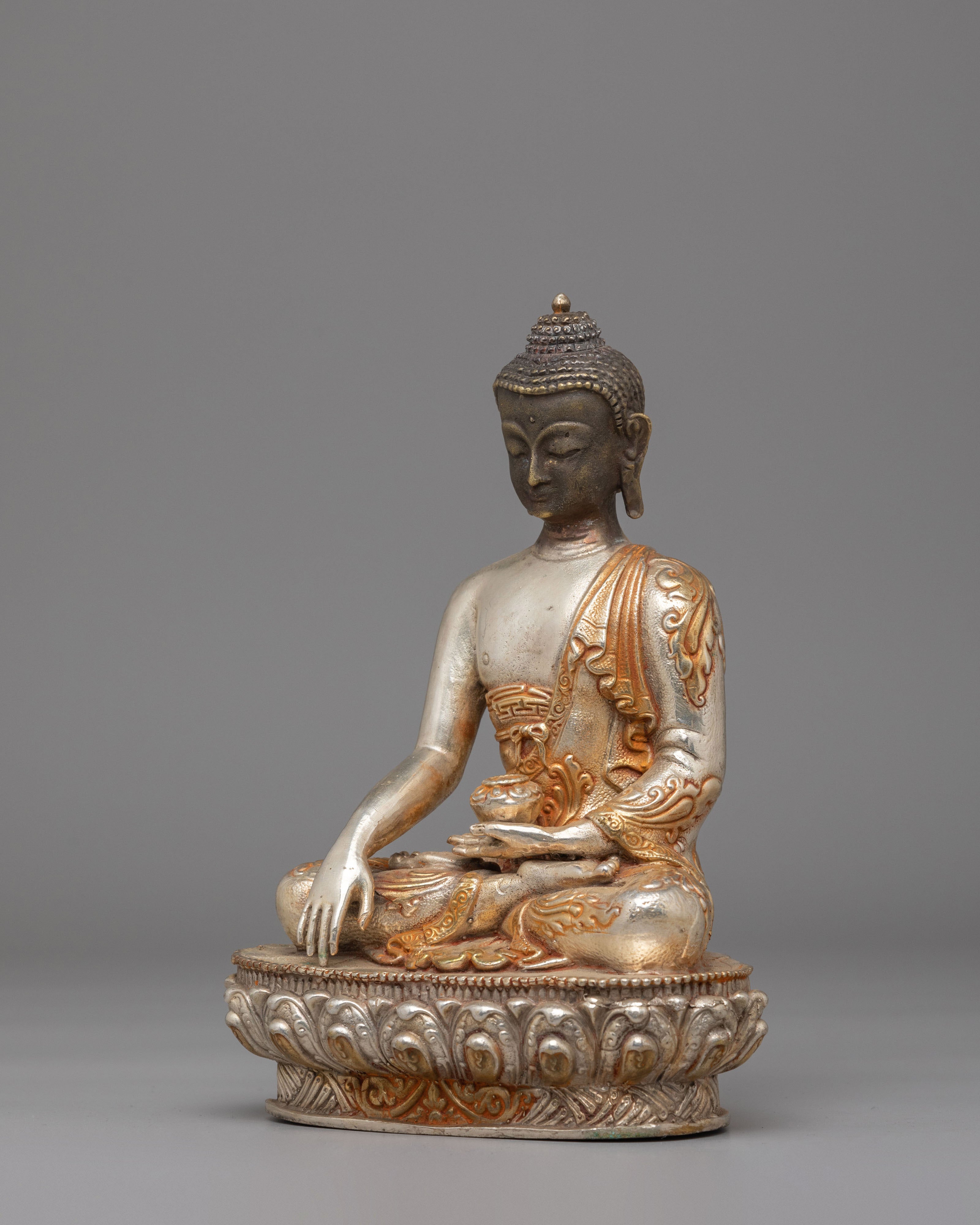 Traditional Shakyamuni Buddha Divine Statue | Buddha for Meditation & Devotion