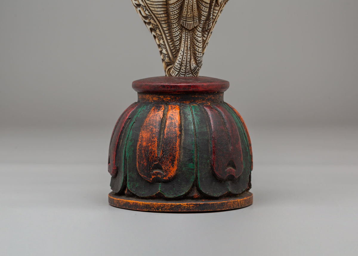 Traditional Lakshmi Carving Conch Shell | Handcrafted Spiritual Decor