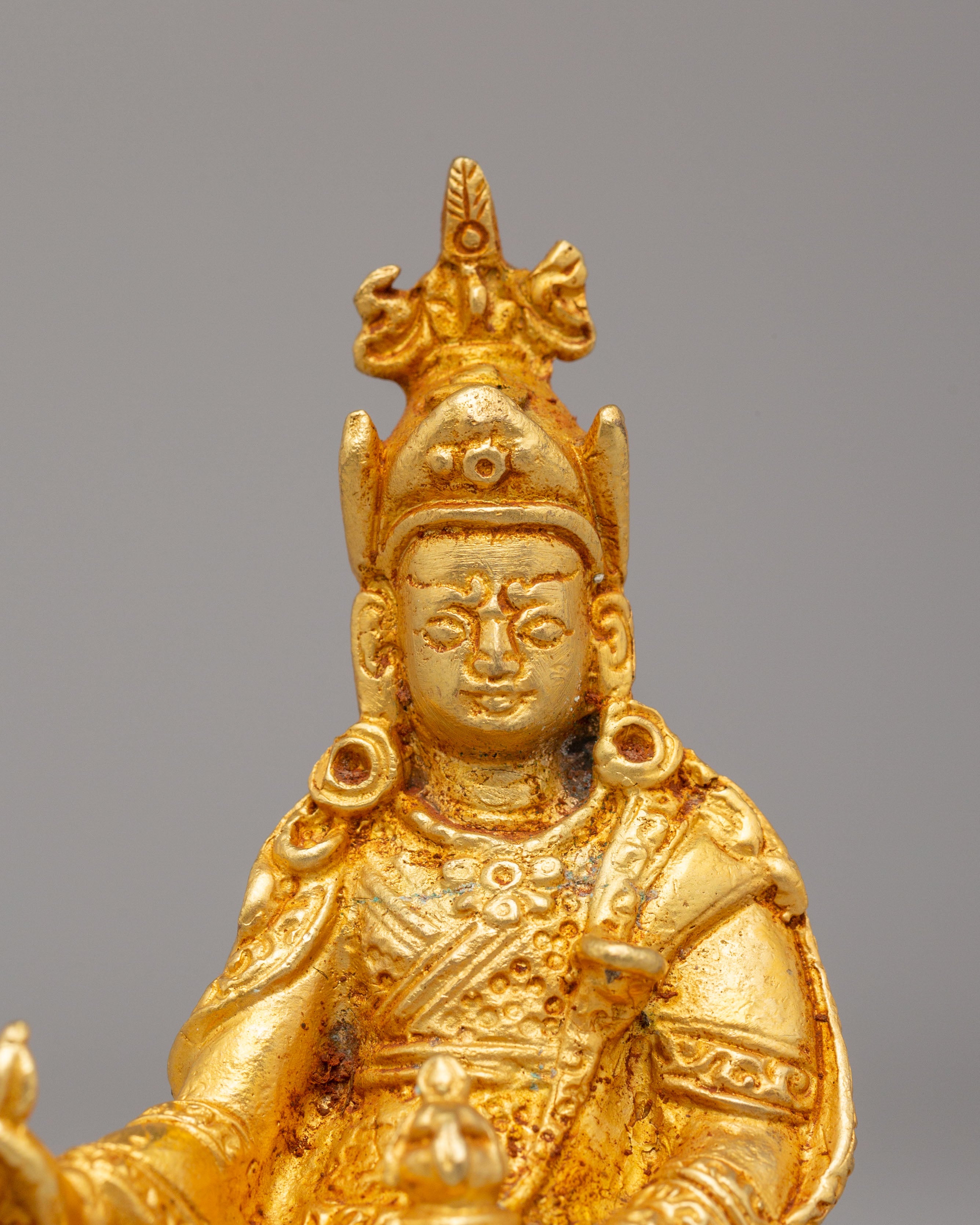 Traditional Altar Guru Rinpoche Statue | Sacred Buddhist Decor