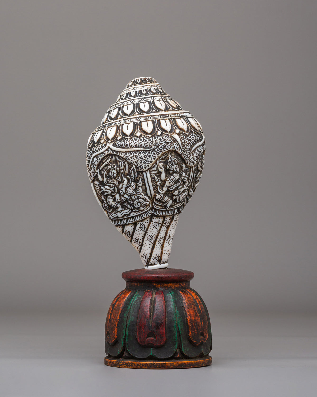 Handcrafted Conch With Stand | Ritual Conch for Spiritual Ceremonies