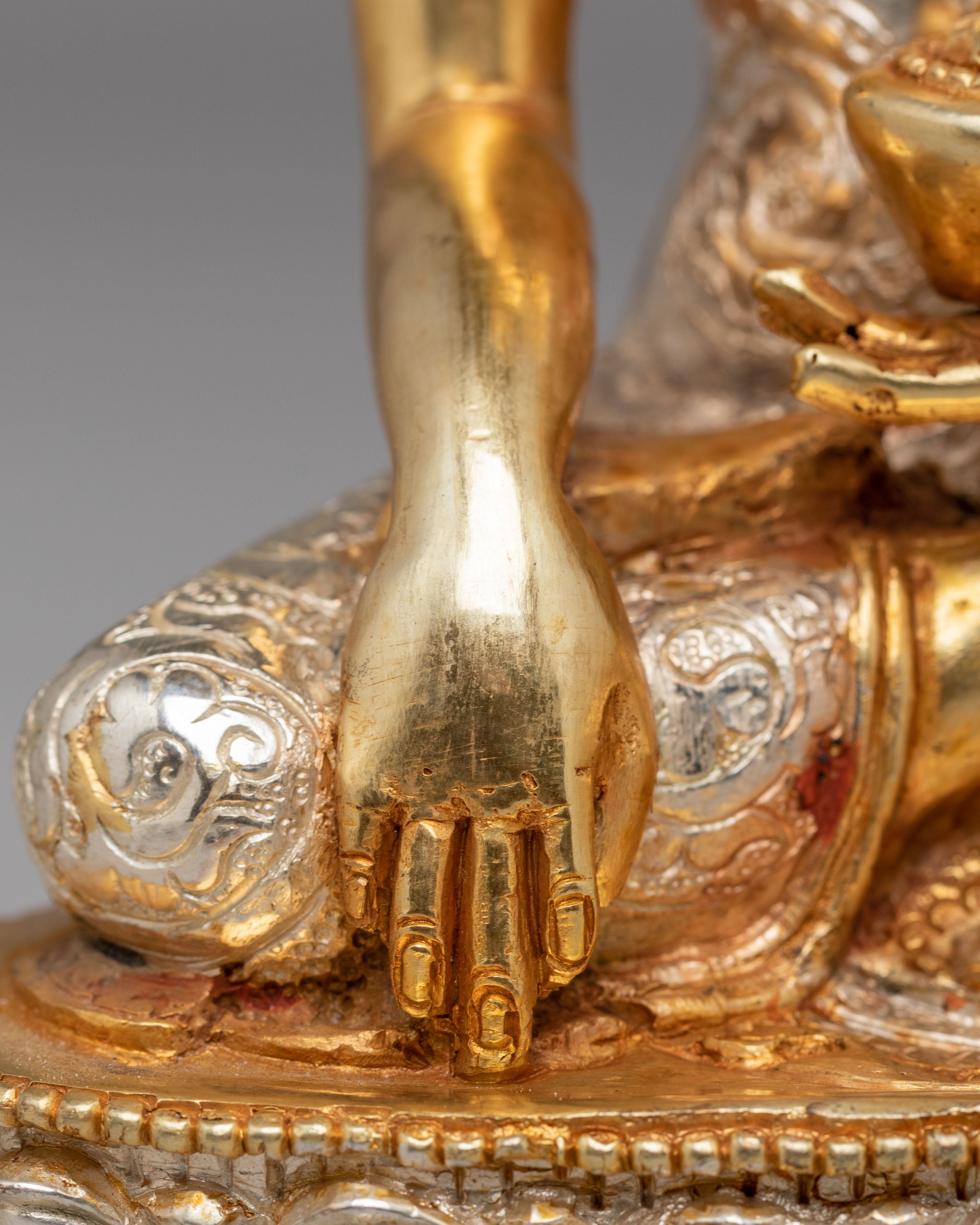 Sacred Shakyamuni Buddha Shrine Statue | A Sacred Symbol of Peace and Enlightenment
