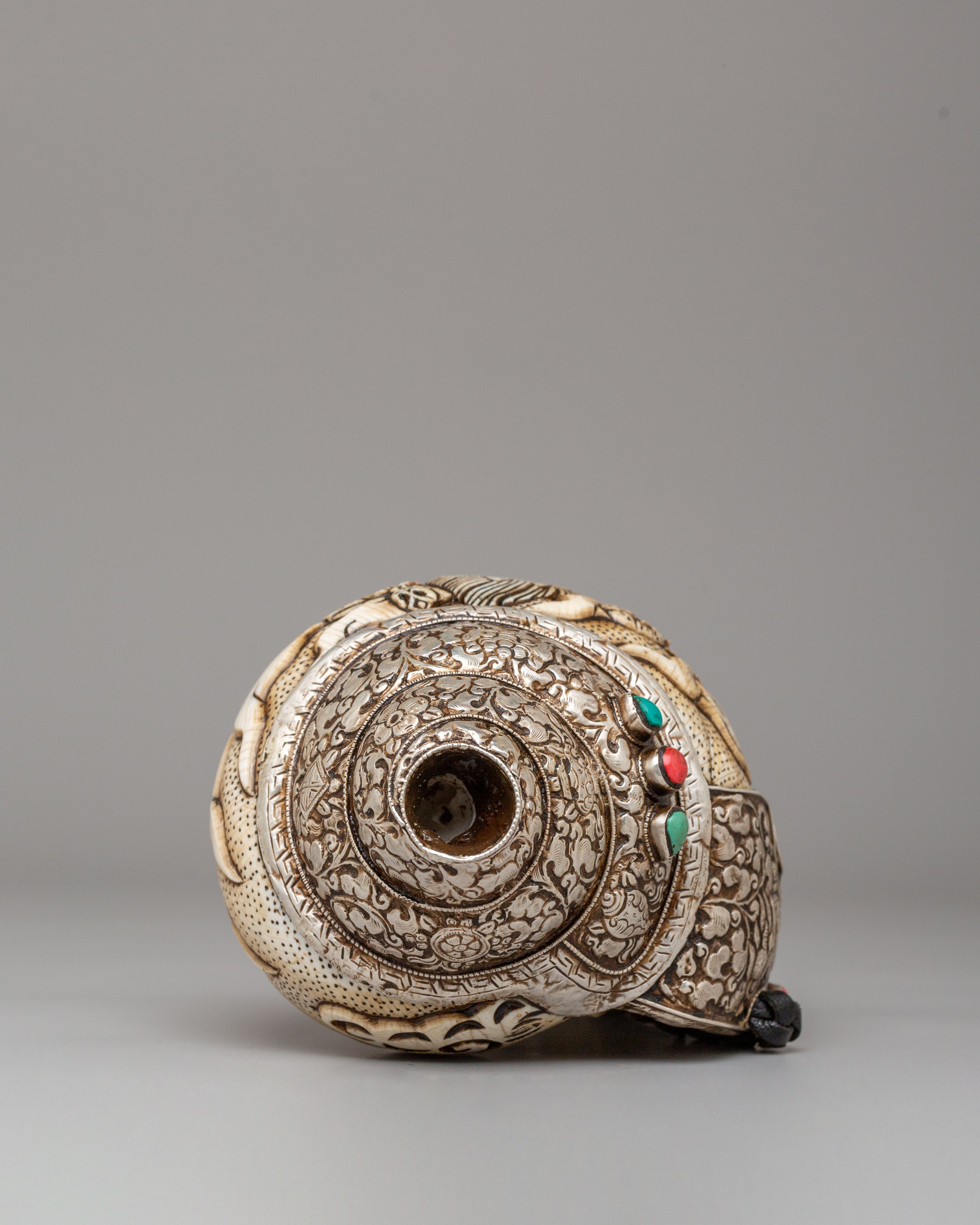 Sacred Six-Armed Mahakala Conch |Tibetan Meditation Tool
