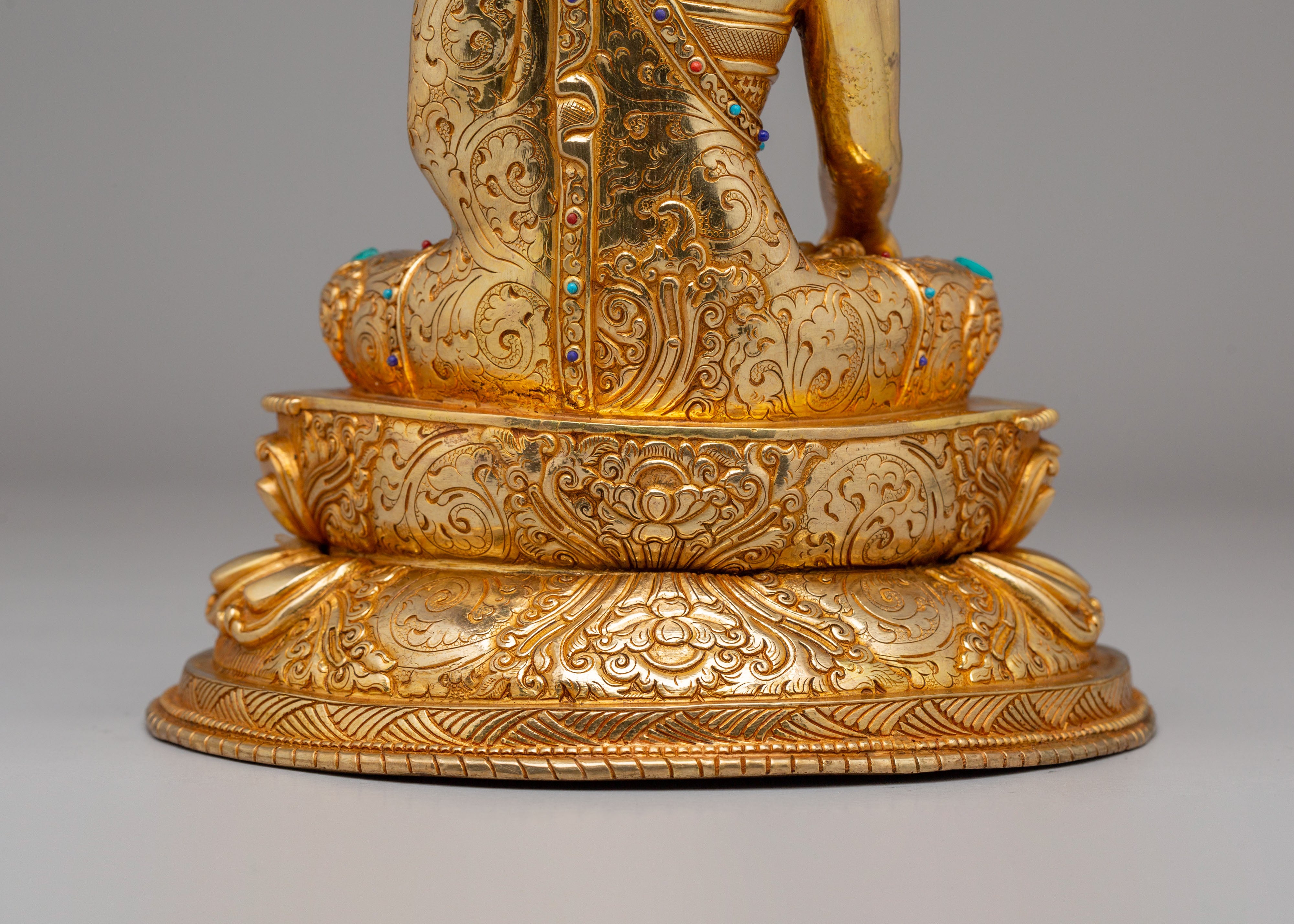 Traditional Himalayan Shakyamuni Buddha Sculpture | A Symbol of Peace and Wisdom