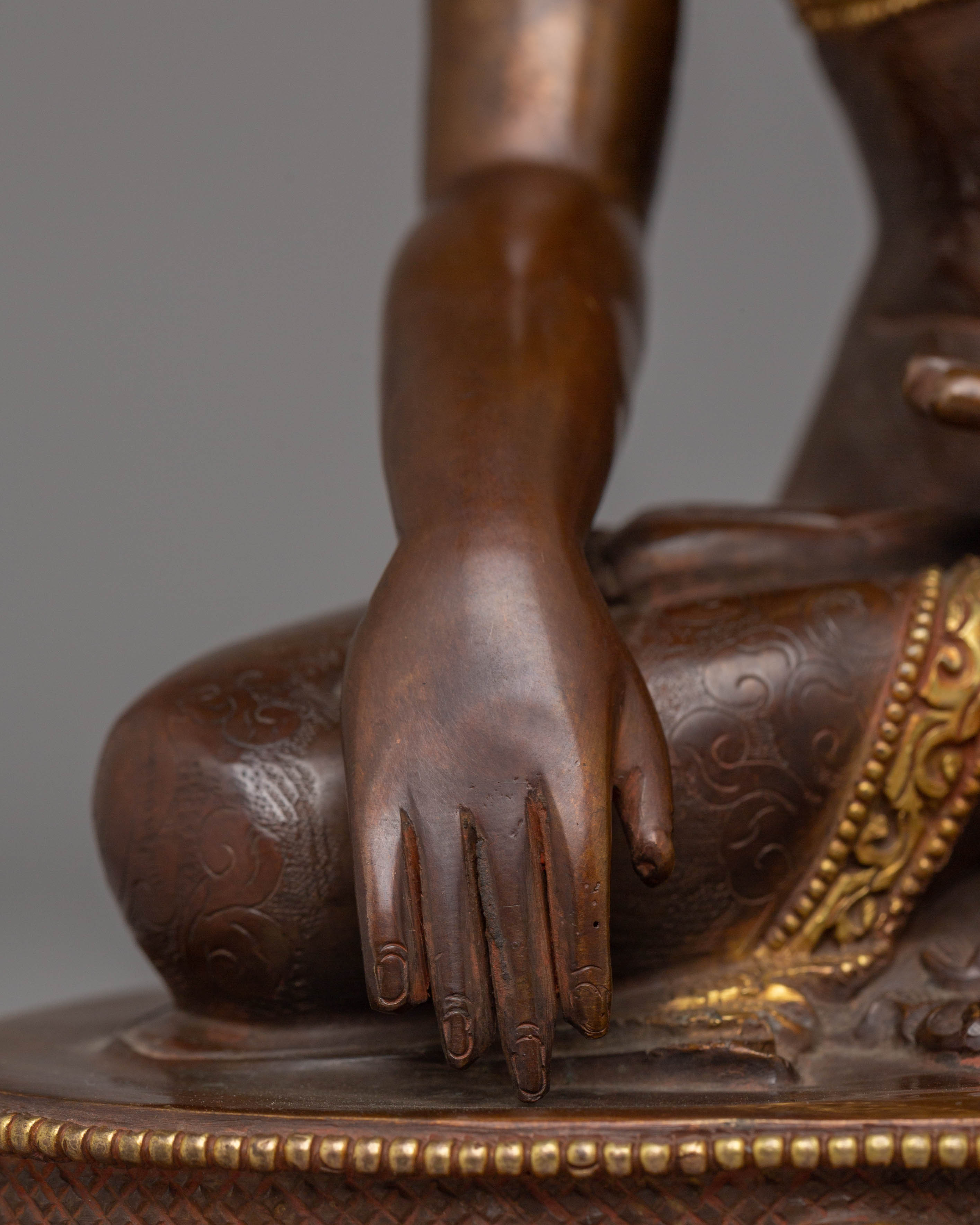 Buddha Shakyamuni Divine Statue | Sacred Copper & Gold-Plated Sculpture