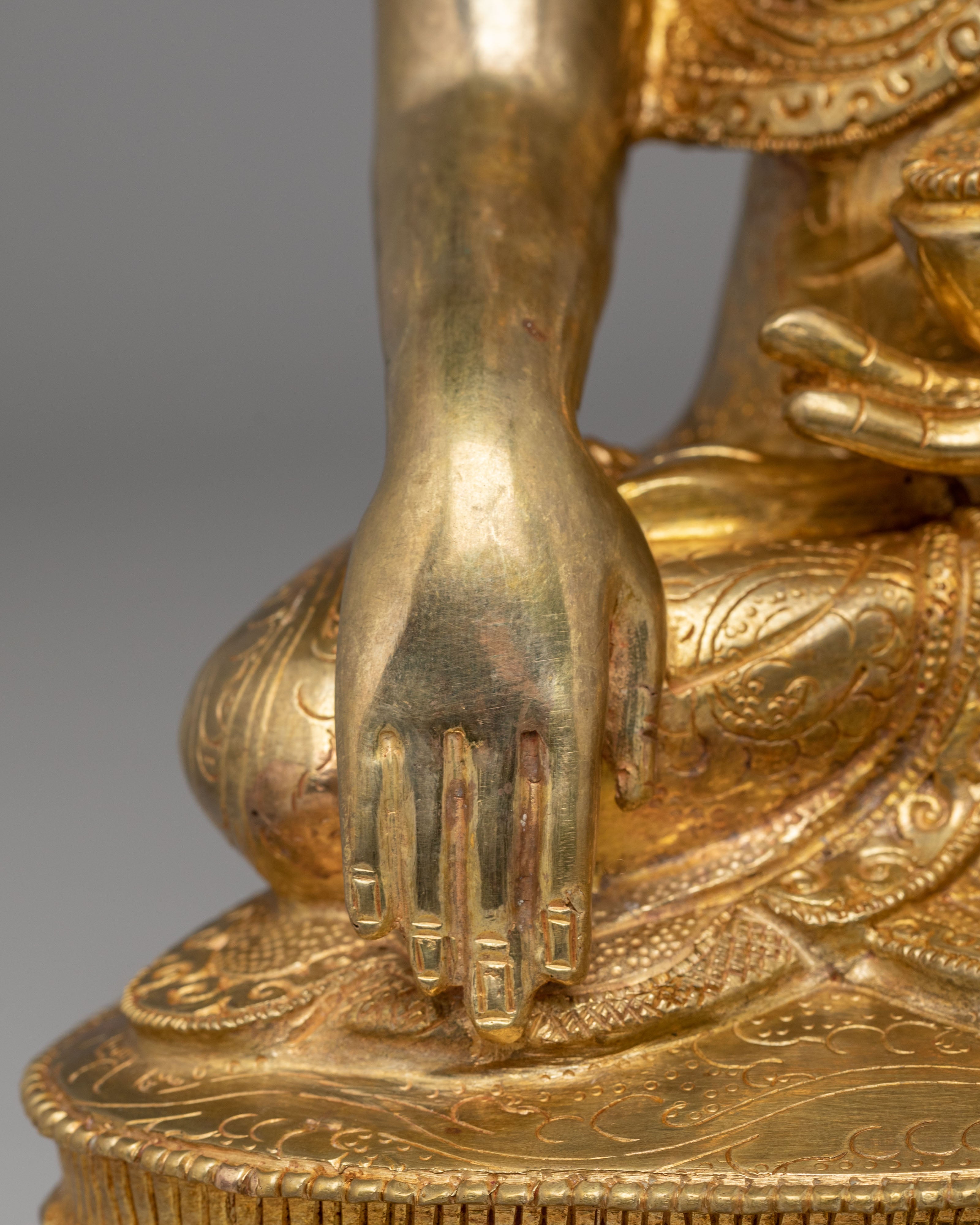 Gold Plated Shakyamuni Buddha Statue | Traditional Artwork