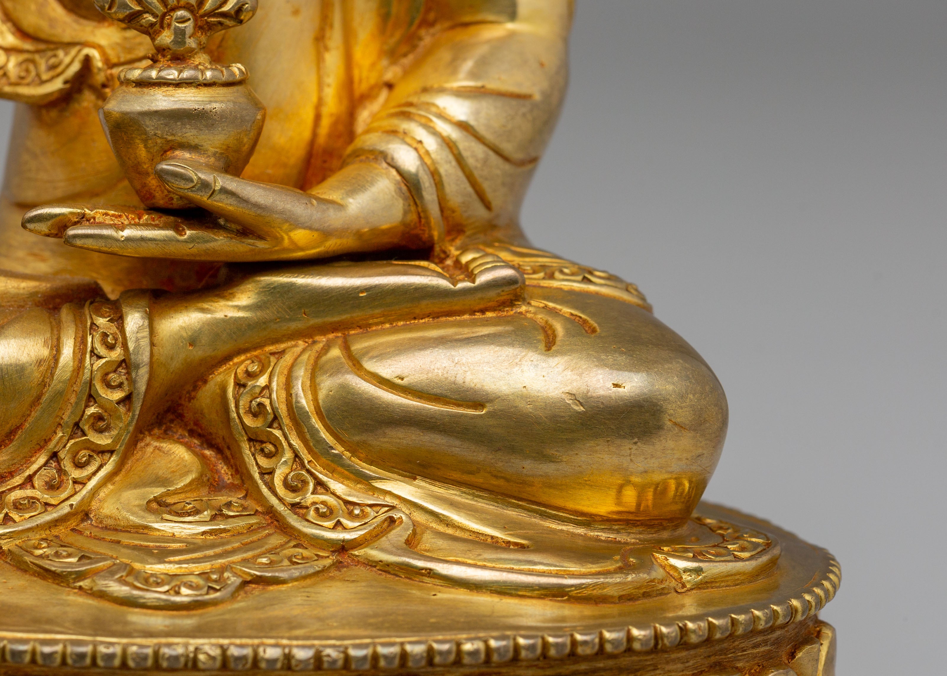 Himalayan Bhaisajyaguru Statue | Symbol of Healing and Inner Peace