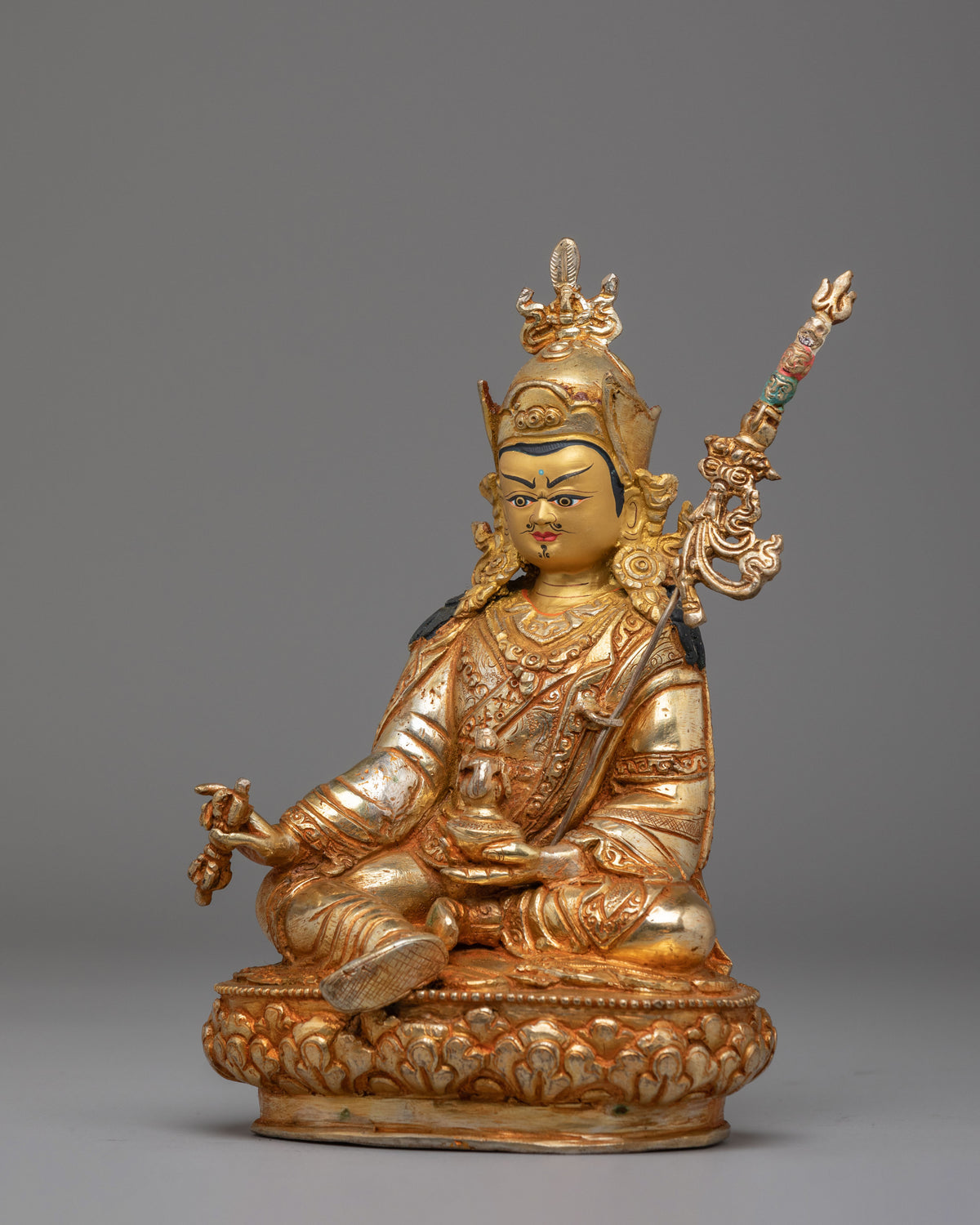 Traditional Buddhist Guru Rinpoche Sculpture | Spiritual Decor for Meditation