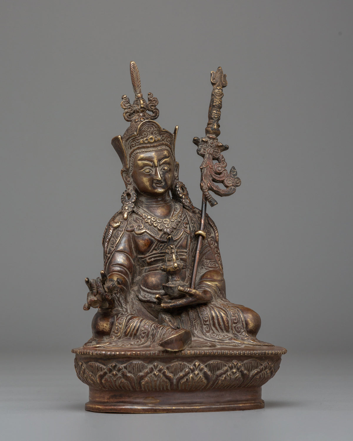 Tibetan Spiritual Guru Rinpoche Statue | Symbol of Wisdom & Compassion