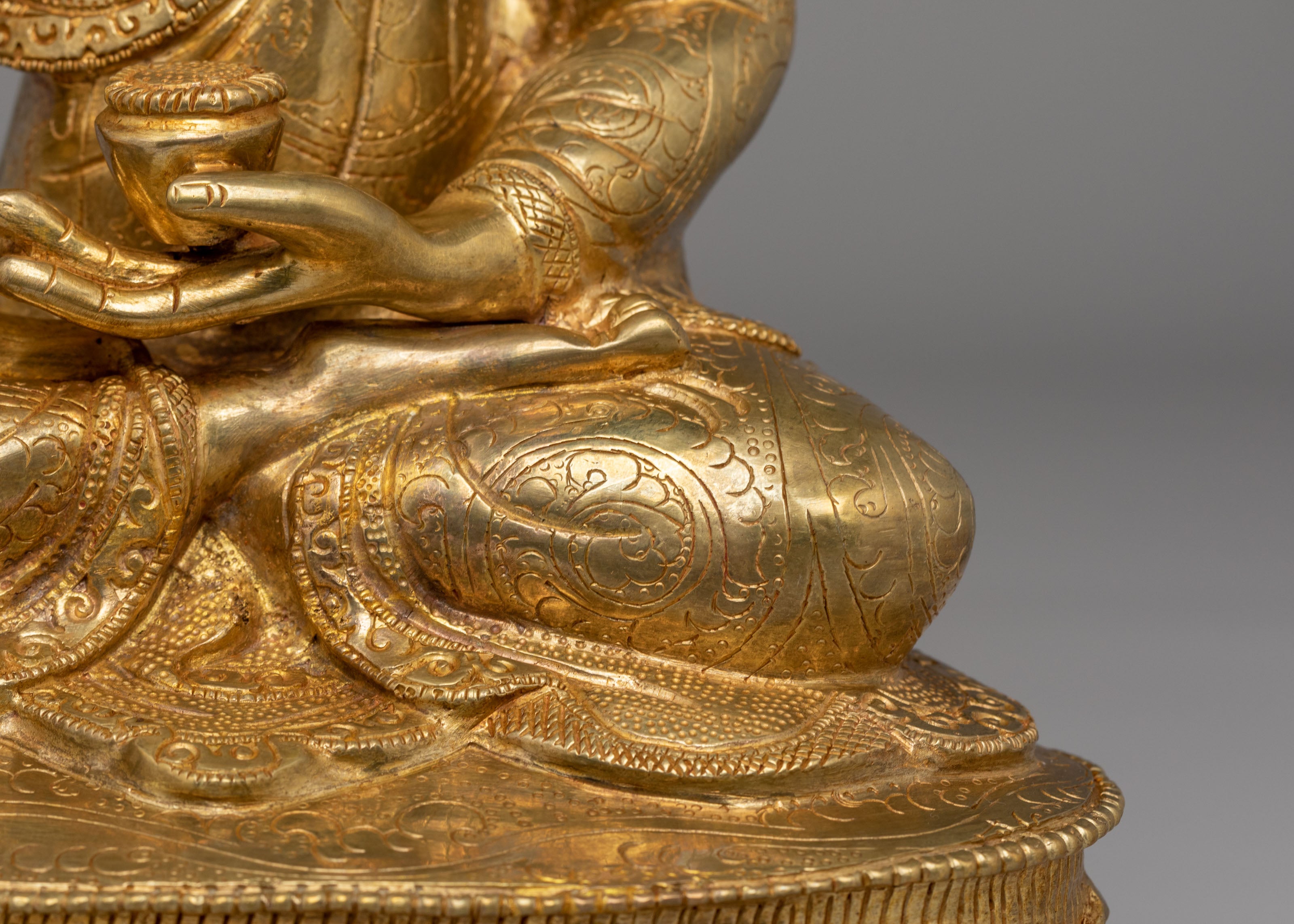 Gold Plated Shakyamuni Buddha Statue | Traditional Artwork
