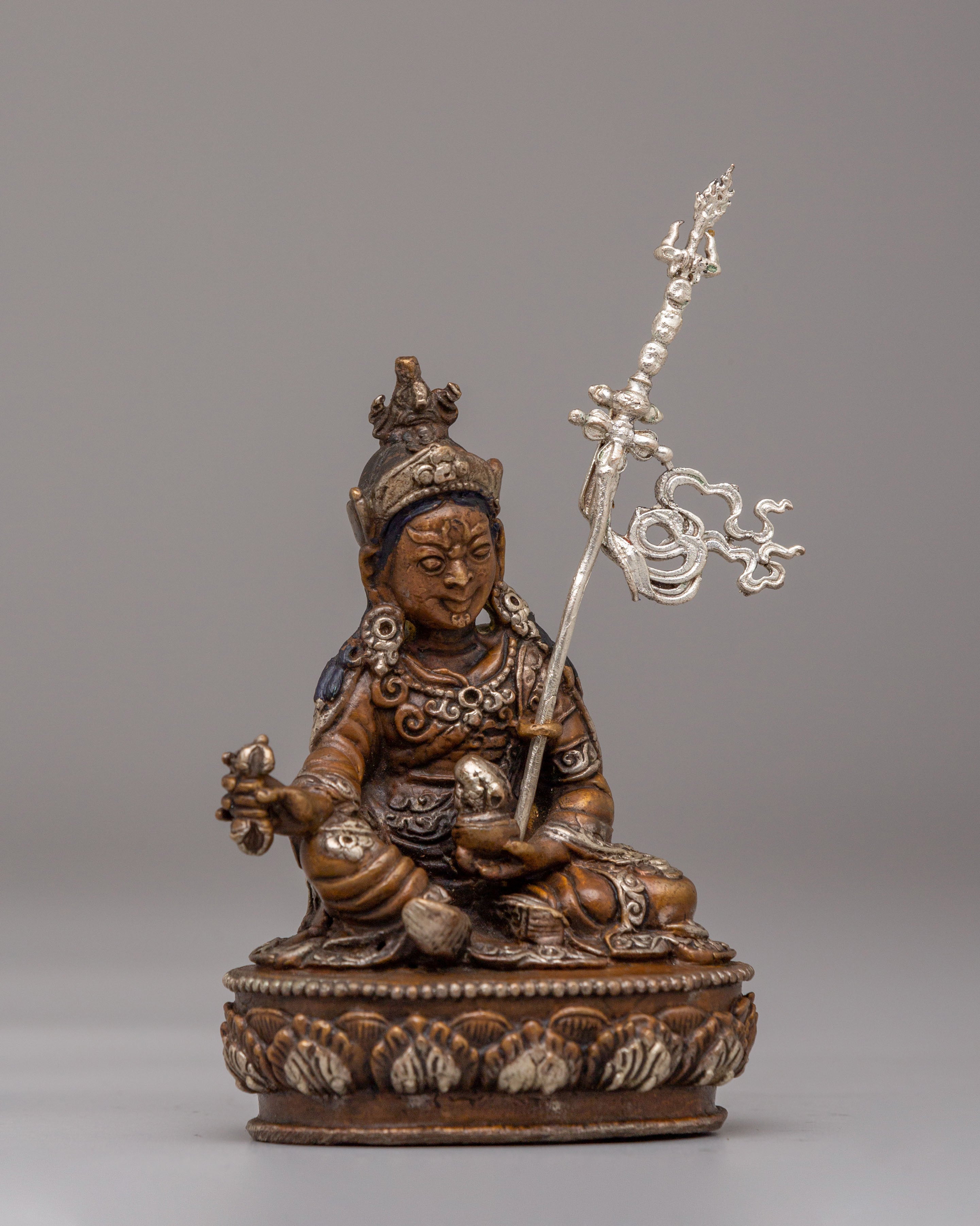 Himalayan Guru Rinpoche Meditation Statue | Traditional Tibetan Artwork