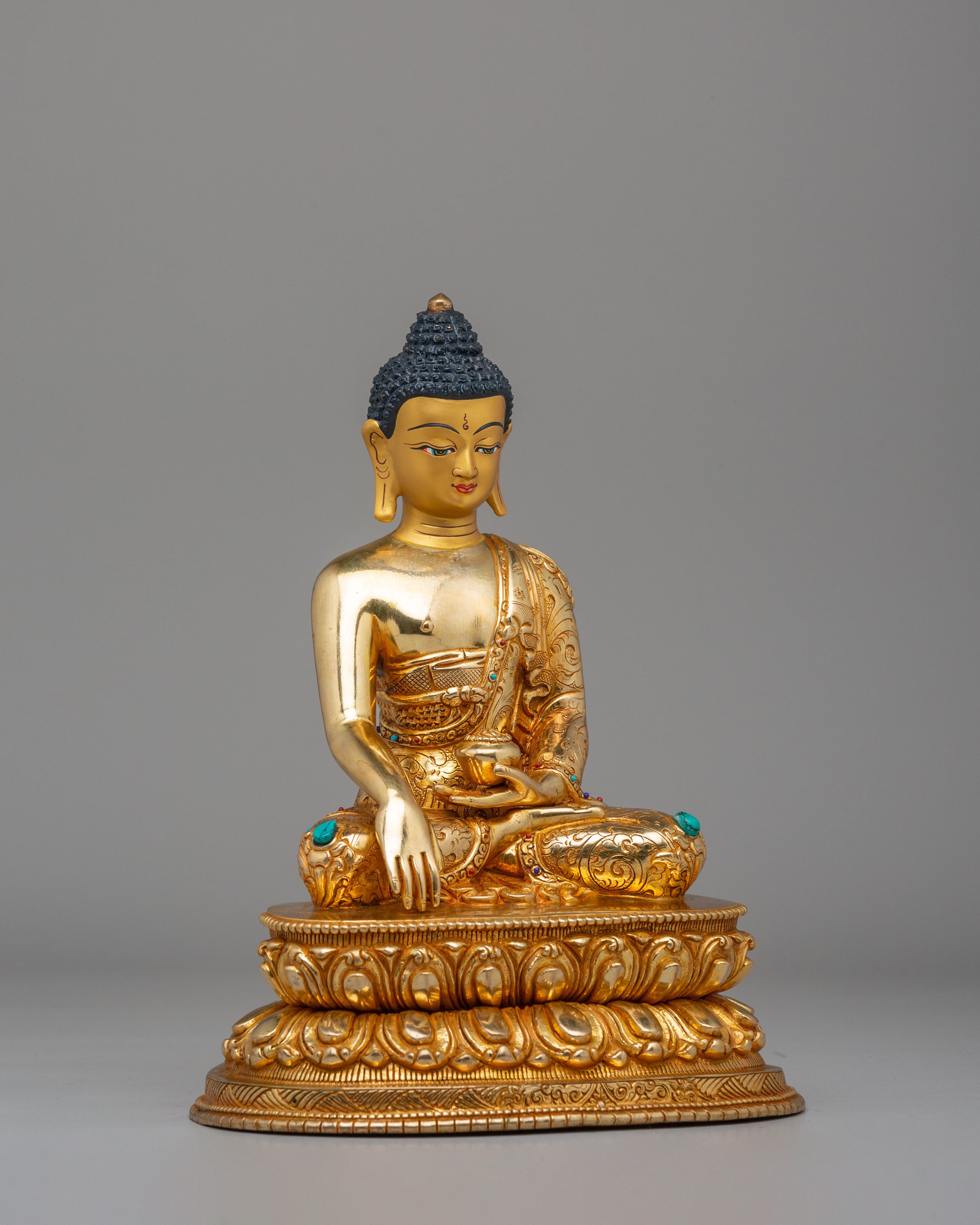 Traditional Himalayan Shakyamuni Buddha Sculpture | A Symbol of Peace and Wisdom