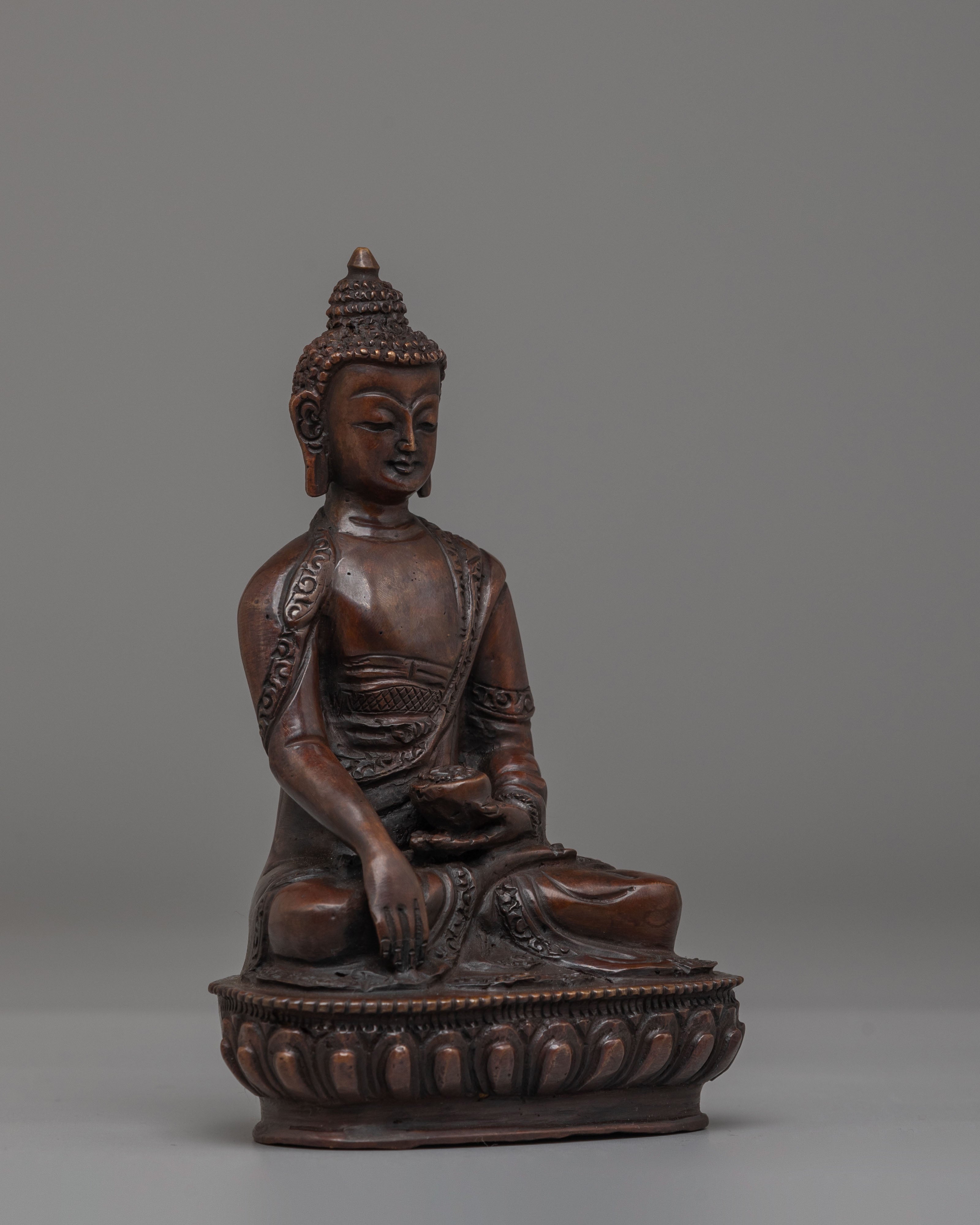 Traditional Buddha Shakyamuni Statue | Symbol of Enlightenment