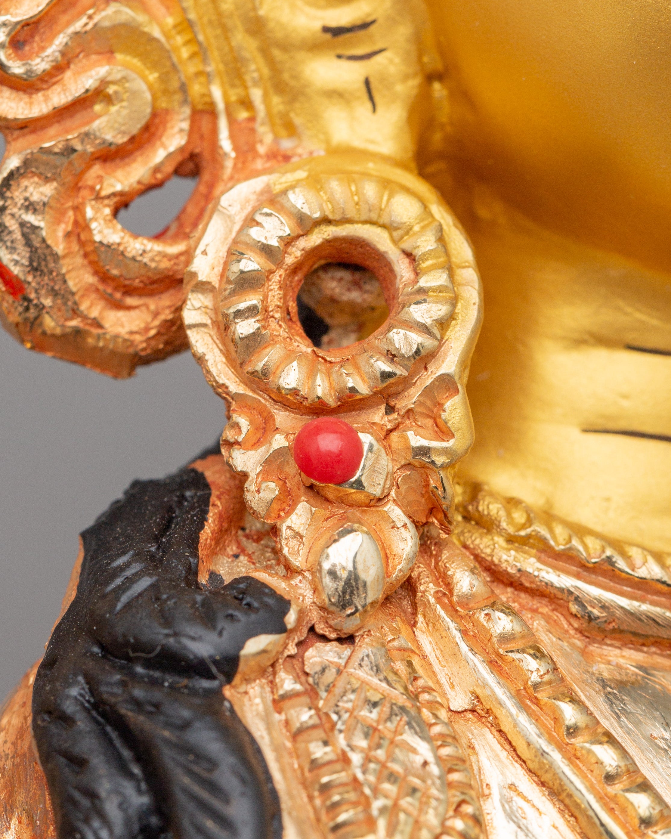 Golden Chenrezig Statue | Tibetan Art