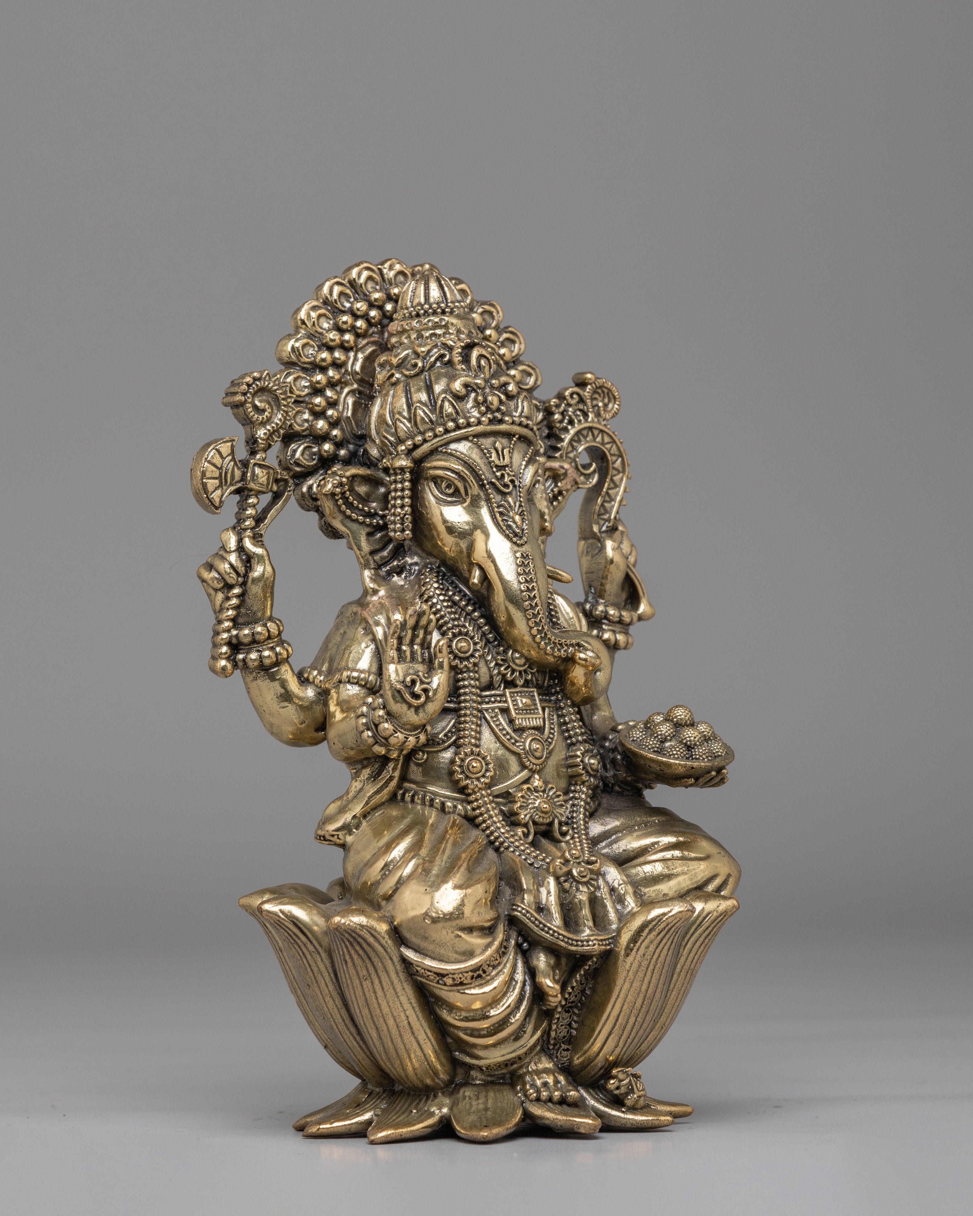 Traditional Ganesh Altar Sculpture | Copper and Bronze Hindu Deity Statue