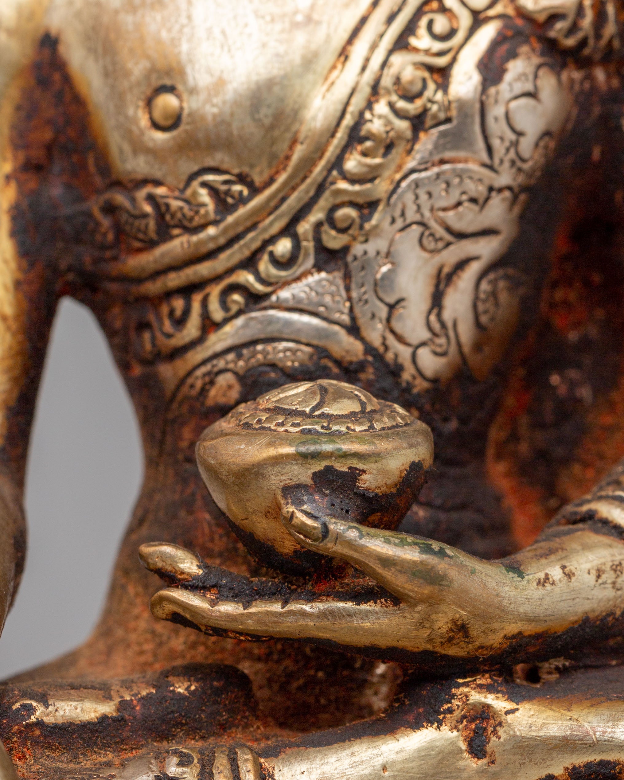 Religious Shakyamuni Buddha Statue | A Symbol of Wisdom