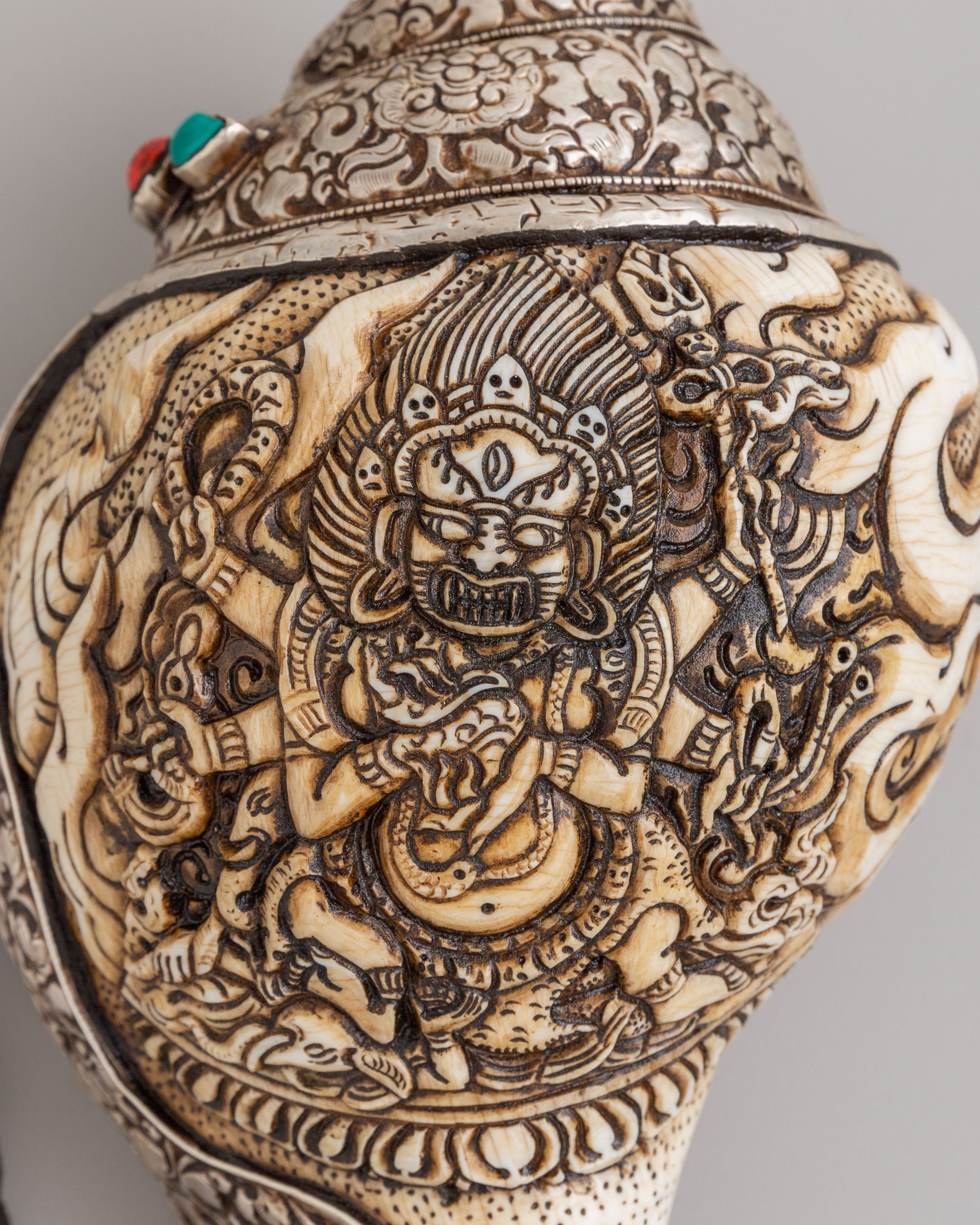 Sacred Six-Armed Mahakala Conch |Tibetan Meditation Tool