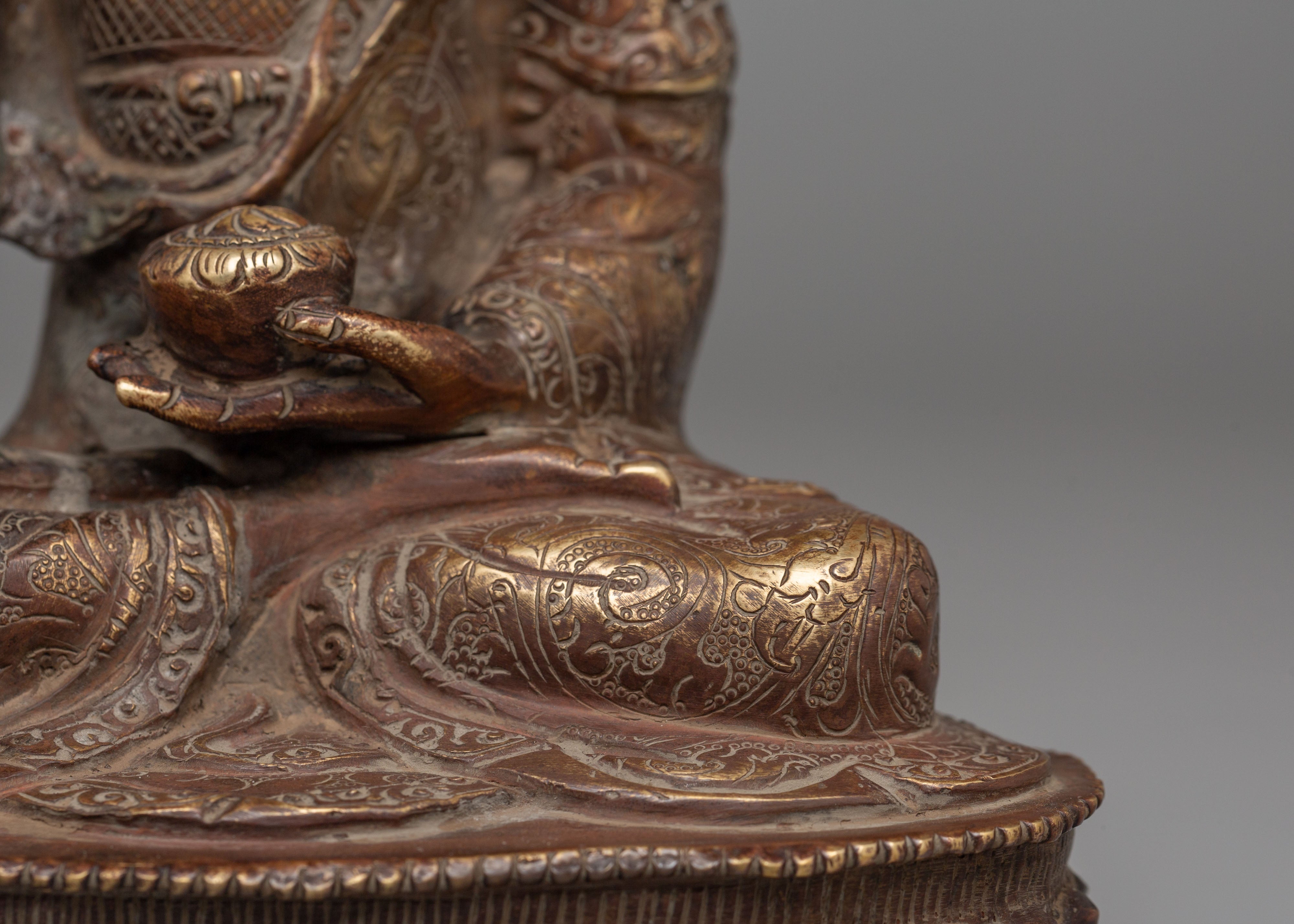 Spiritual Tibetan Shakyamuni Buddha Statue | A Symbol of Wisdom
