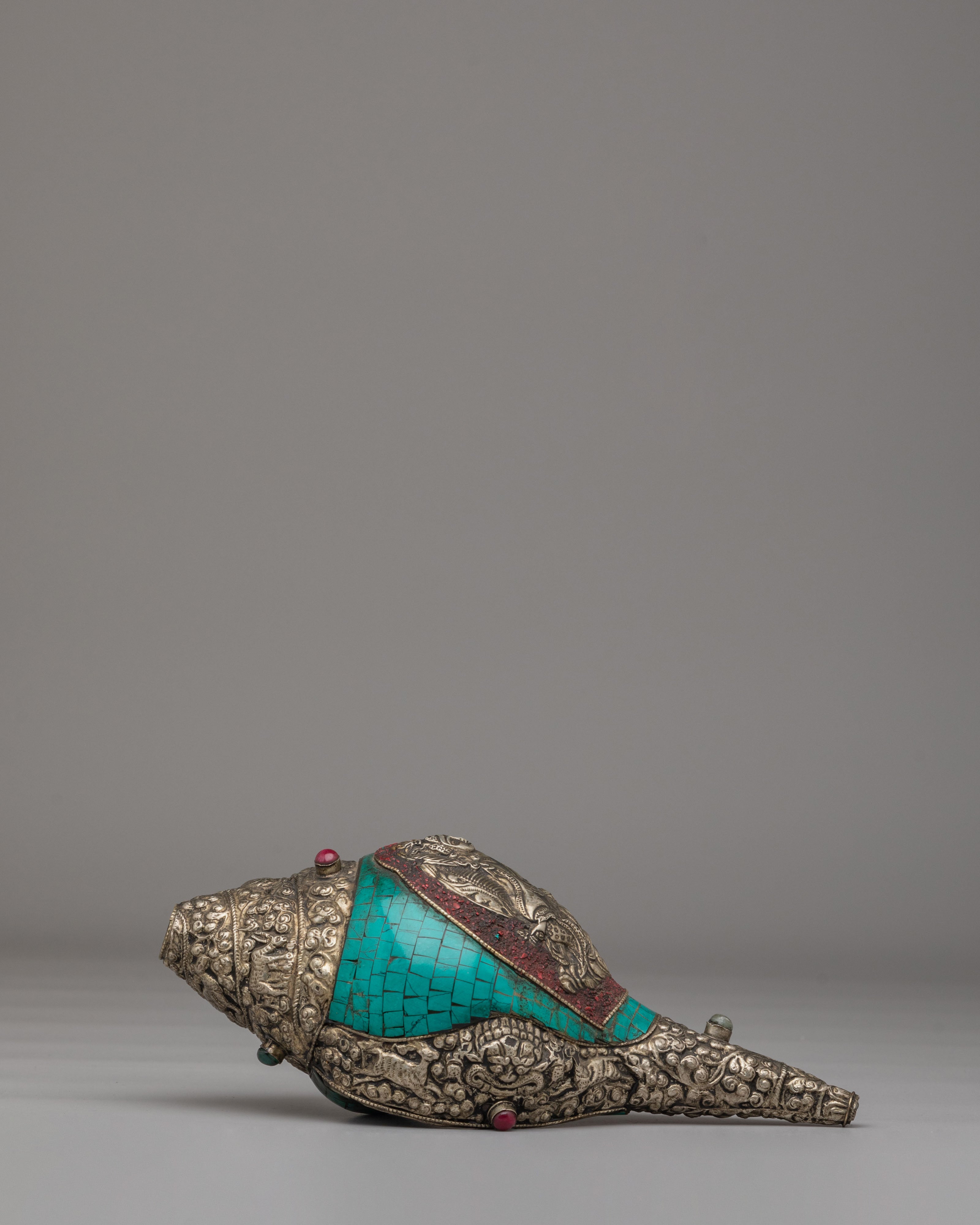Guru Rinpoche Carved Conch | Tibetan Ritual Object
