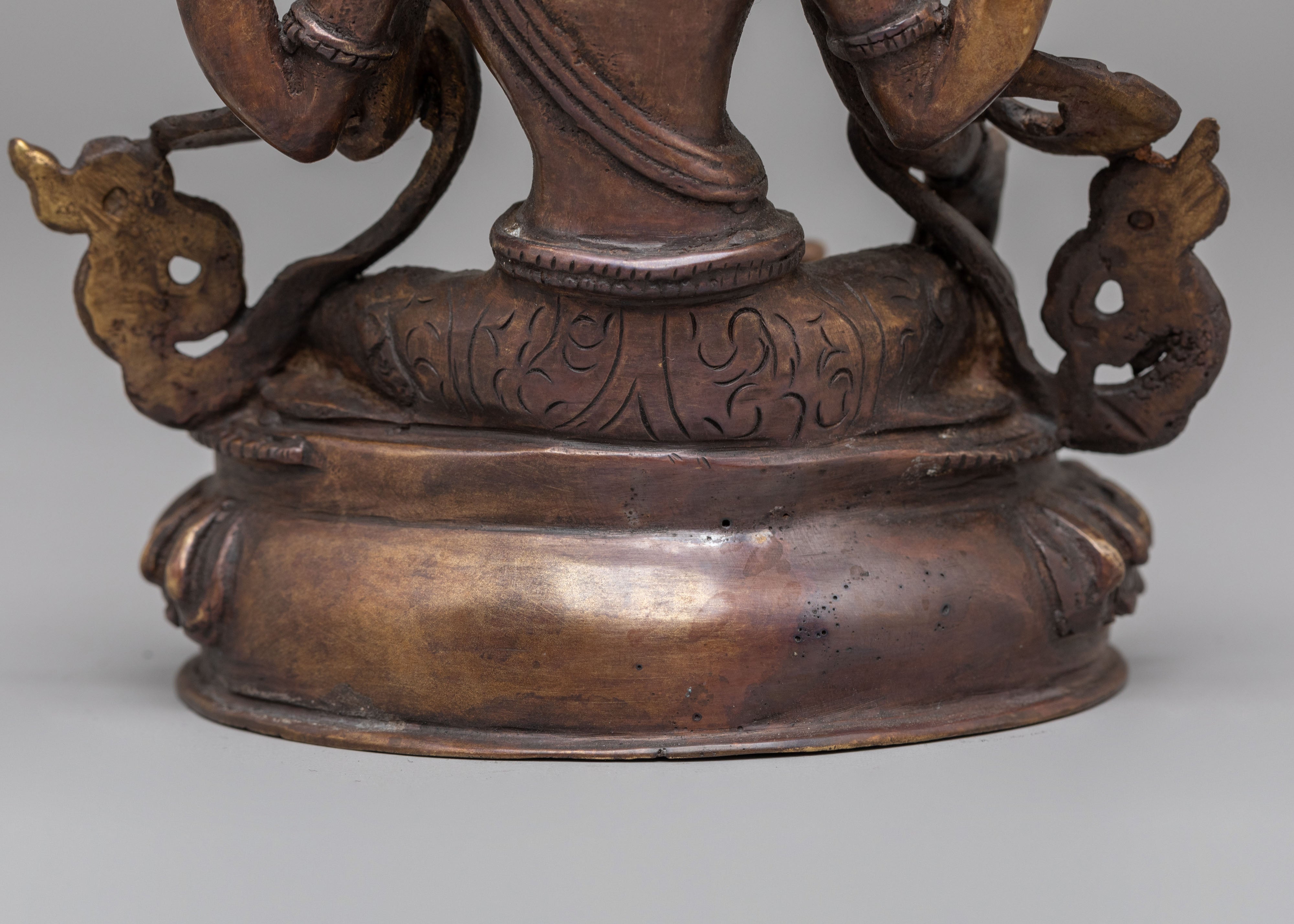 Sacred Wealth Deity Laxmi Statue | Traditional Hindu Artwork for Abundance