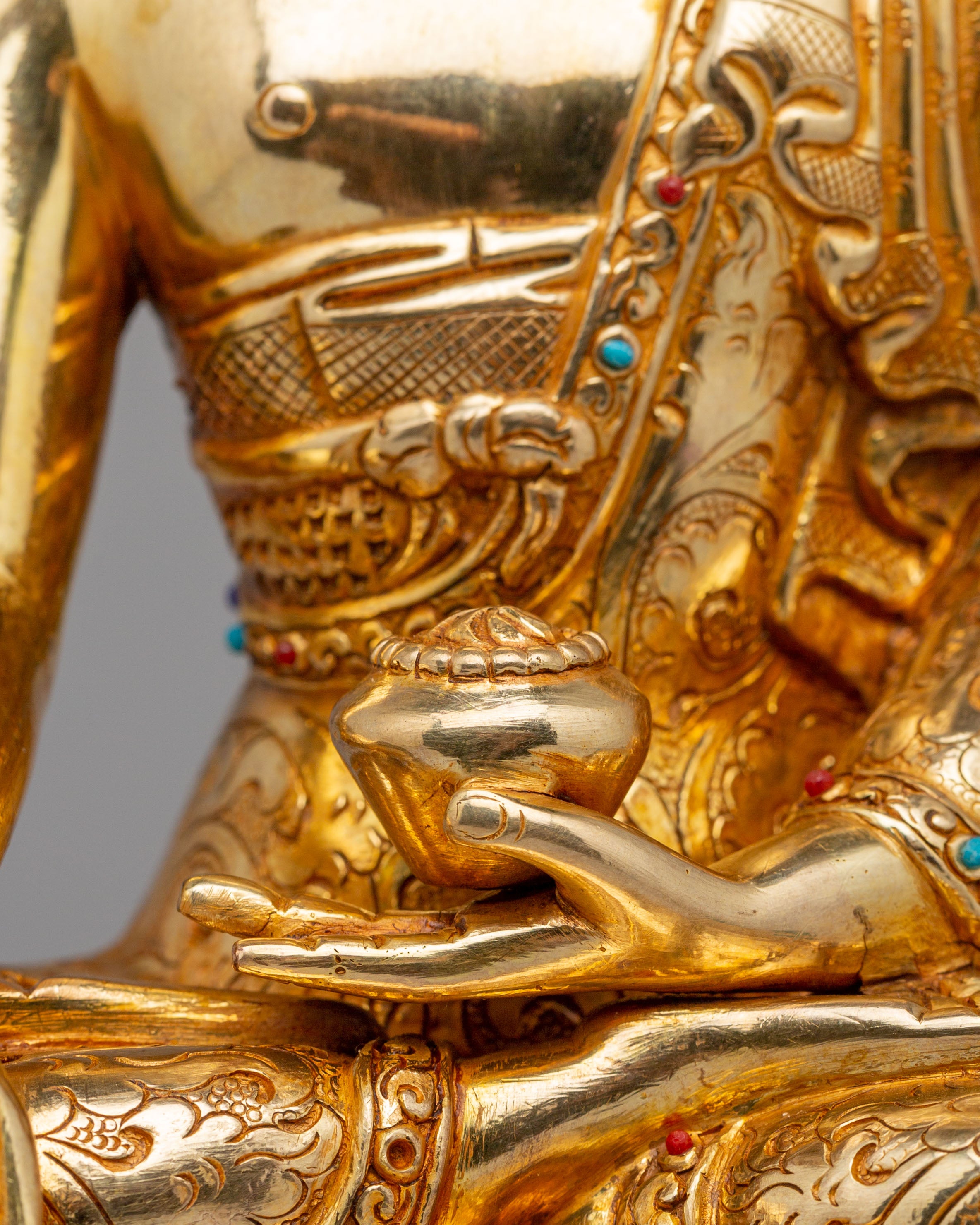 Traditional Himalayan Shakyamuni Buddha Sculpture | A Symbol of Peace and Wisdom