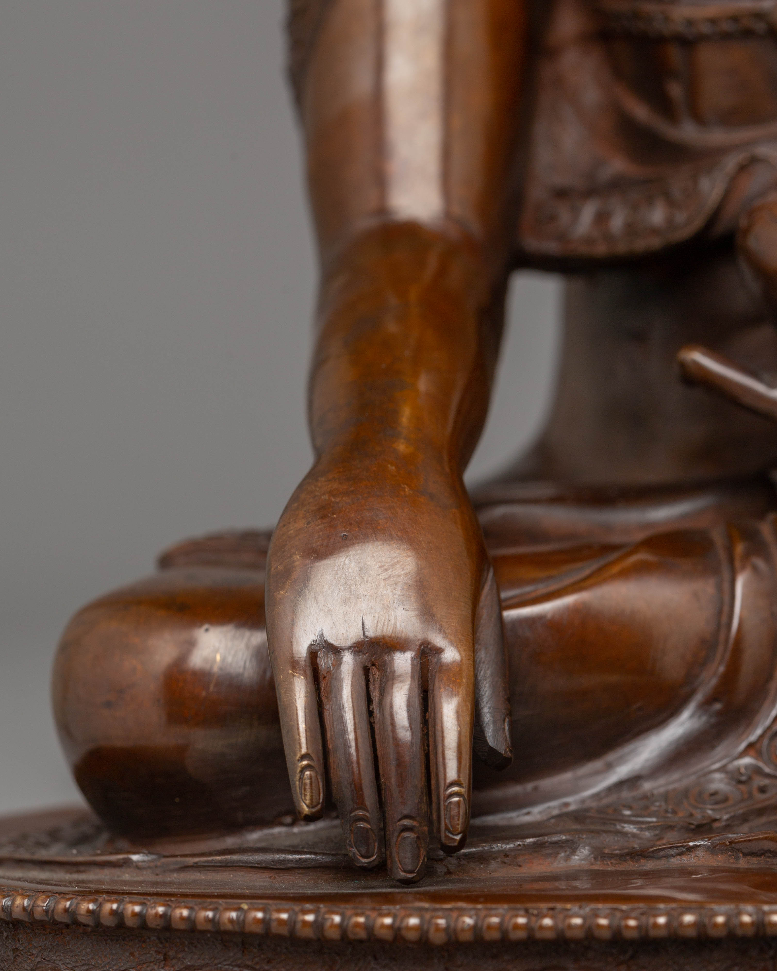 Handcrafted Sculpture of Buddha Shakyamuni | Symbol of Peace