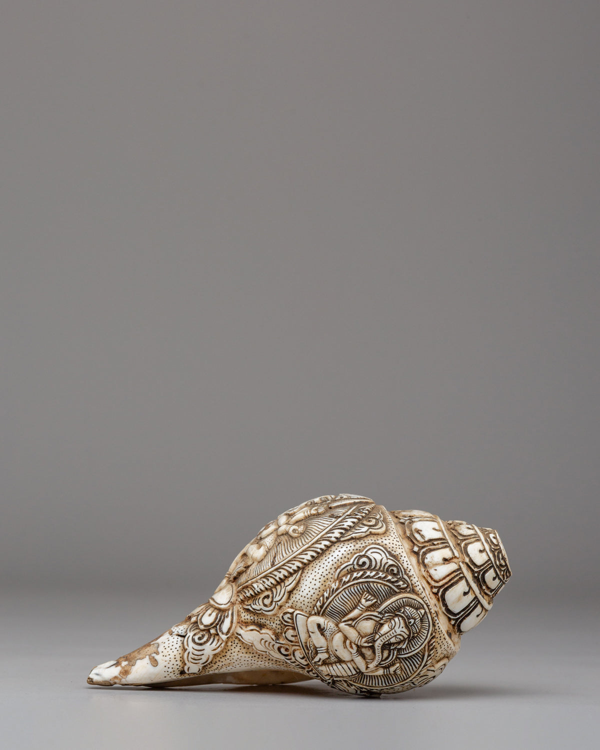Handcrafted Ganesha Conch for Rituals | Sacred Offering Shell