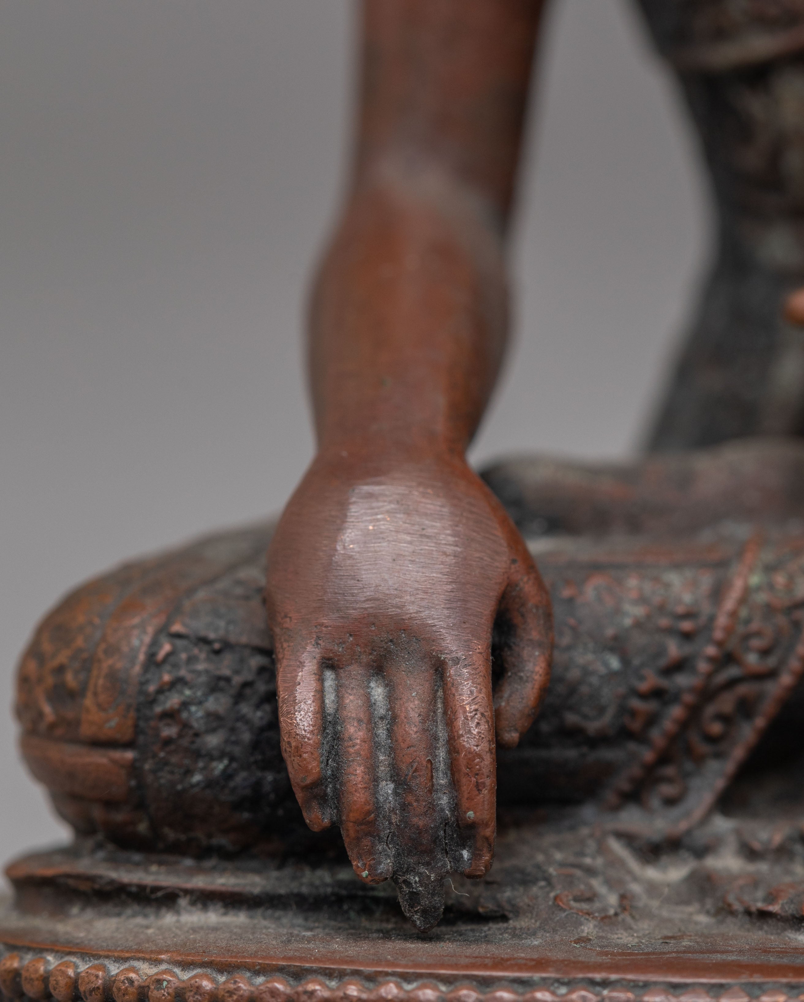 Enlightenment Shakyamuni Buddha Figurine | Oxidized Copper Sculpture
